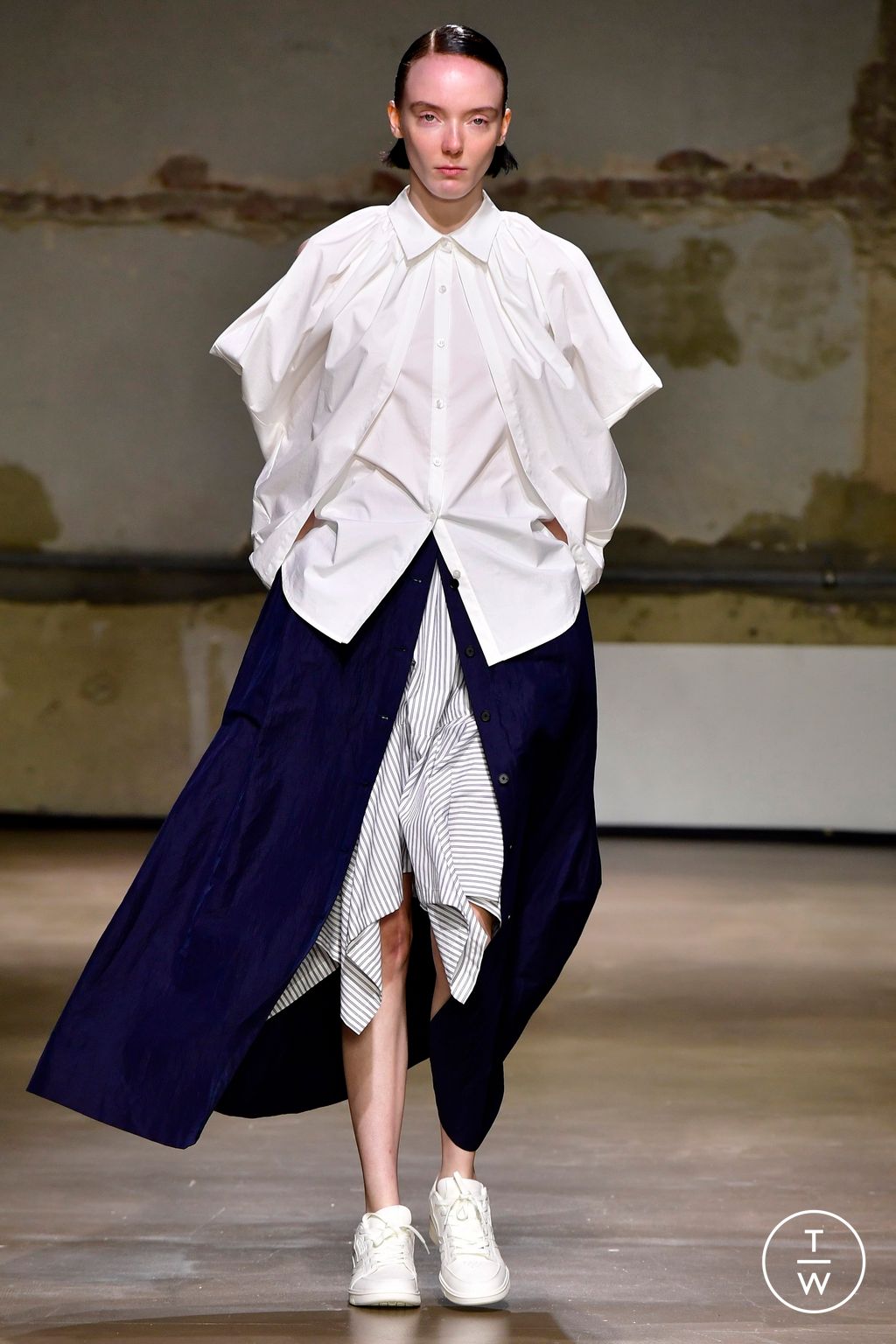 Fashion Week Paris Spring/Summer 2023 look 27 from the Dawei collection womenswear