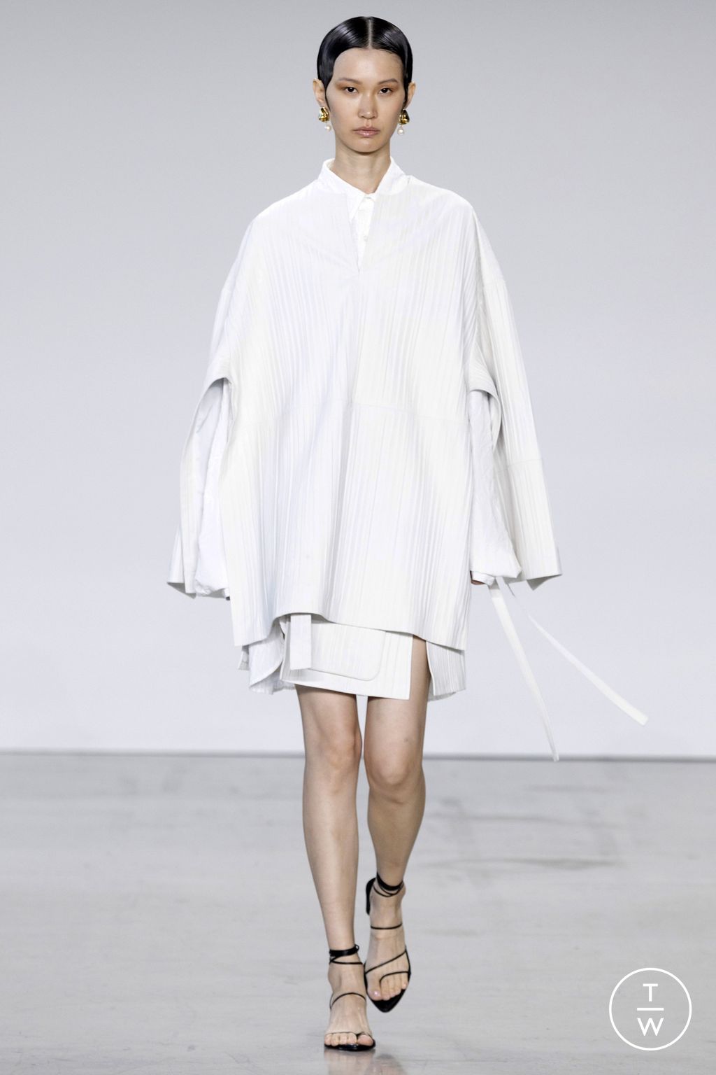 Fashion Week New York Spring/Summer 2023 look 6 from the Deveaux collection 女装