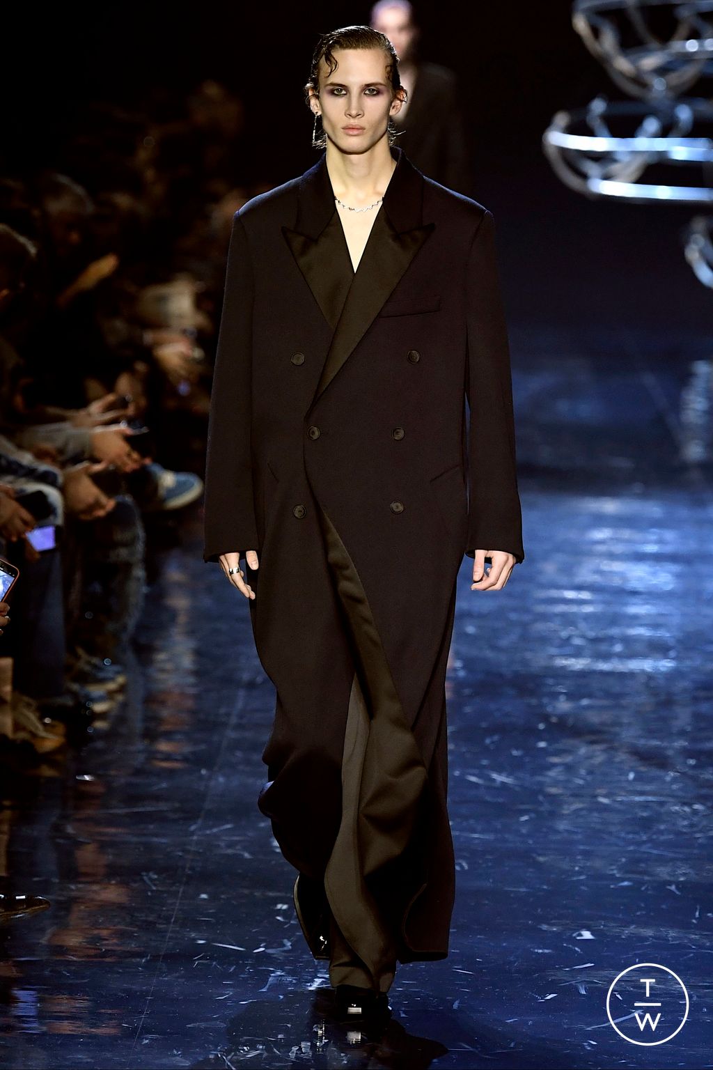 Fashion Week Milan Fall/Winter 2023 look 54 from the Fendi collection 男装