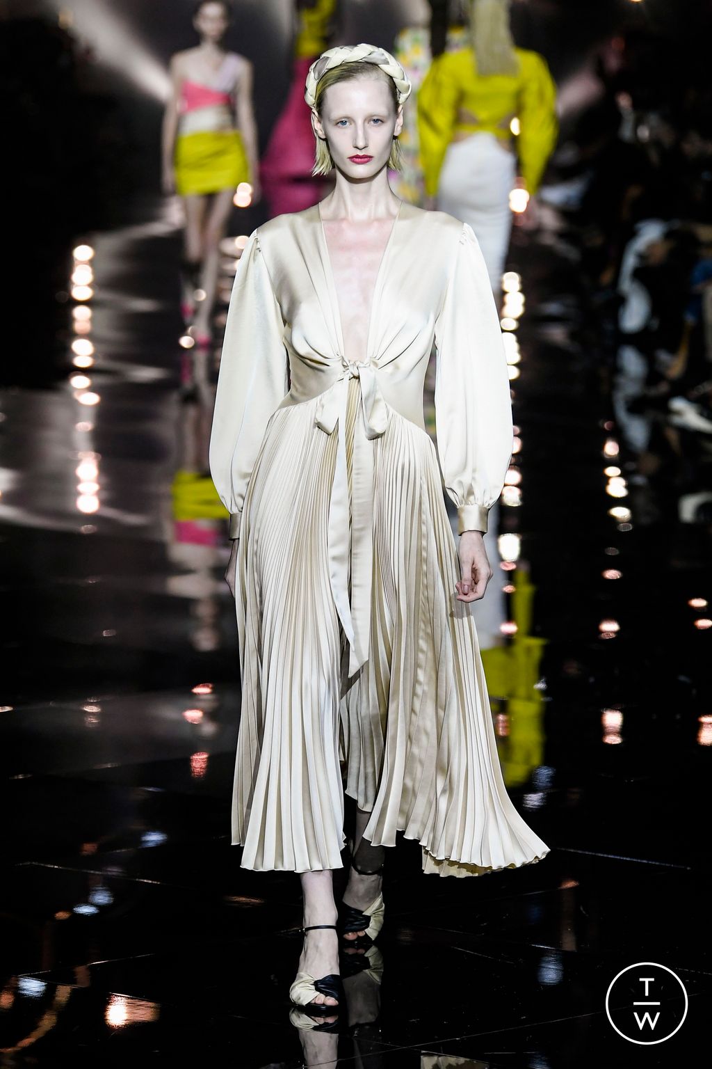 Fashion Week Milan Spring/Summer 2023 look 35 from the Roberto Cavalli collection womenswear