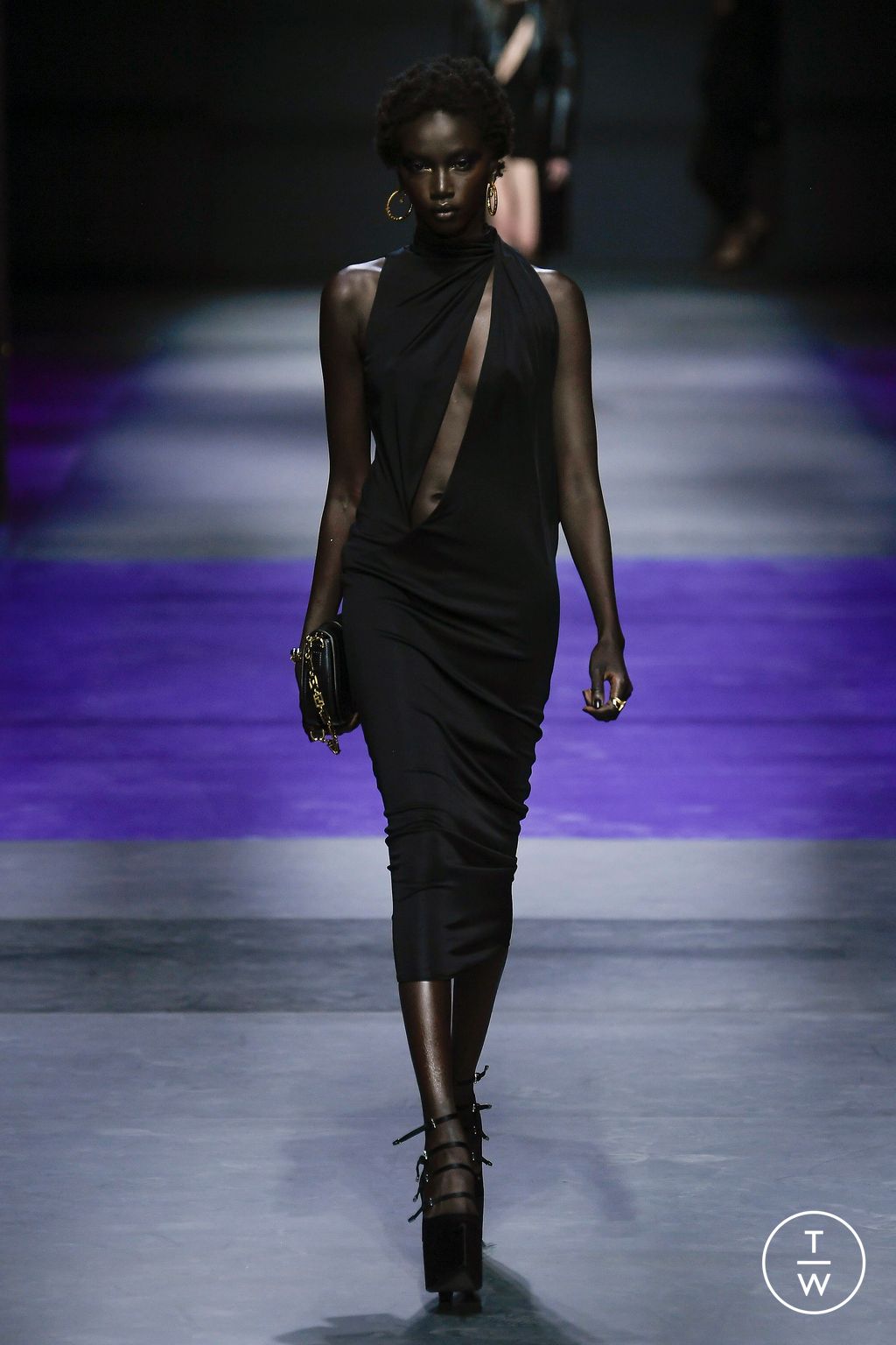 Fashion Week Milan Spring/Summer 2023 look 4 de la collection Versace womenswear