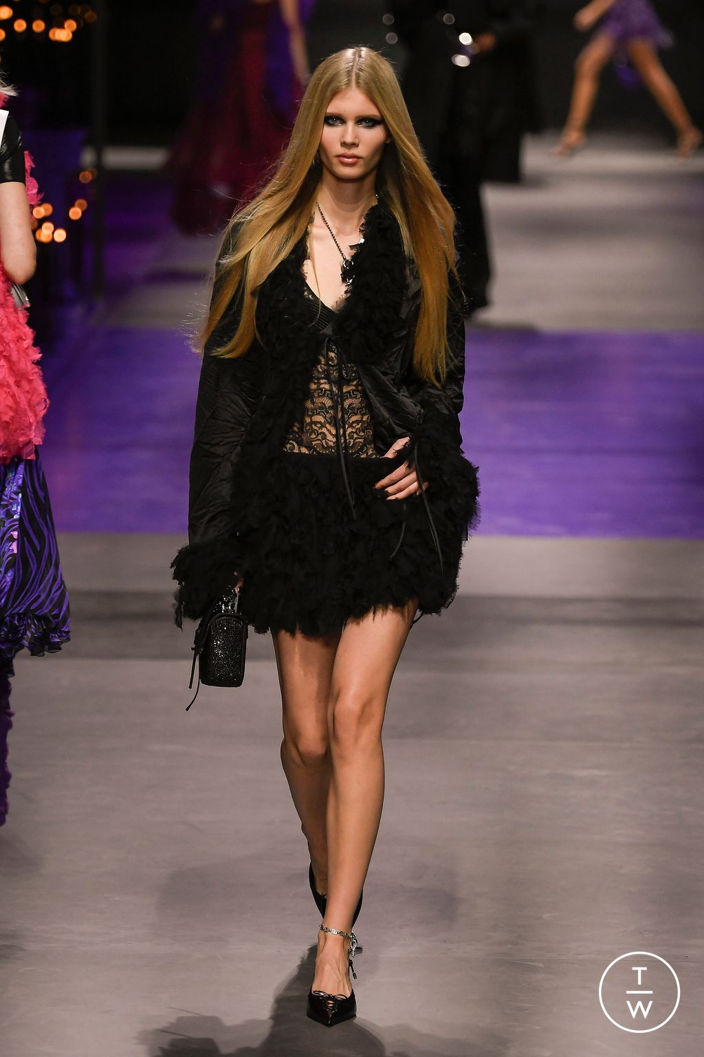 Fashion Week Milan Spring/Summer 2023 look 38 from the Versace collection 女装