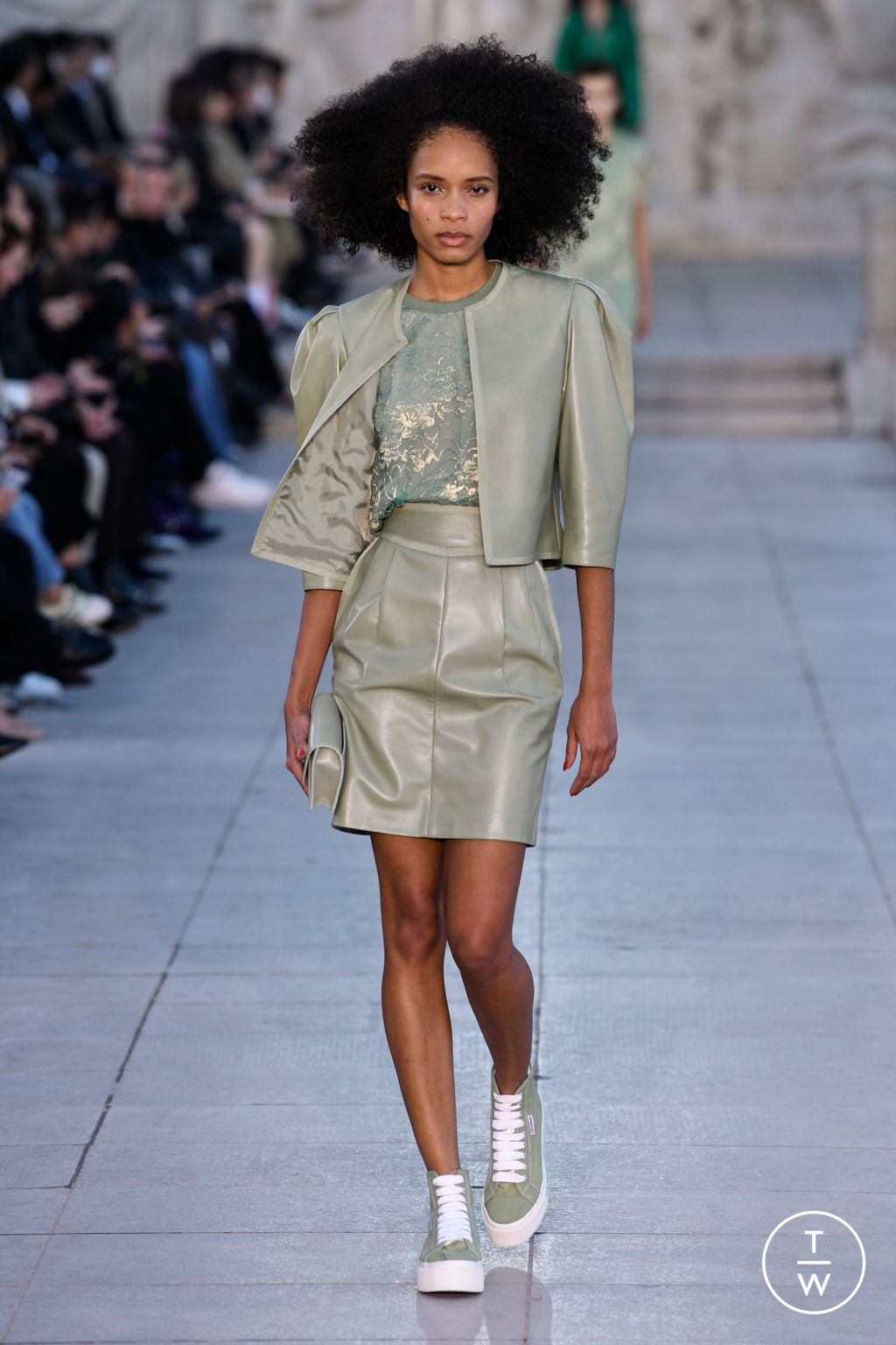 Fashion Week Paris Spring/Summer 2023 look 39 from the Akris collection 女装