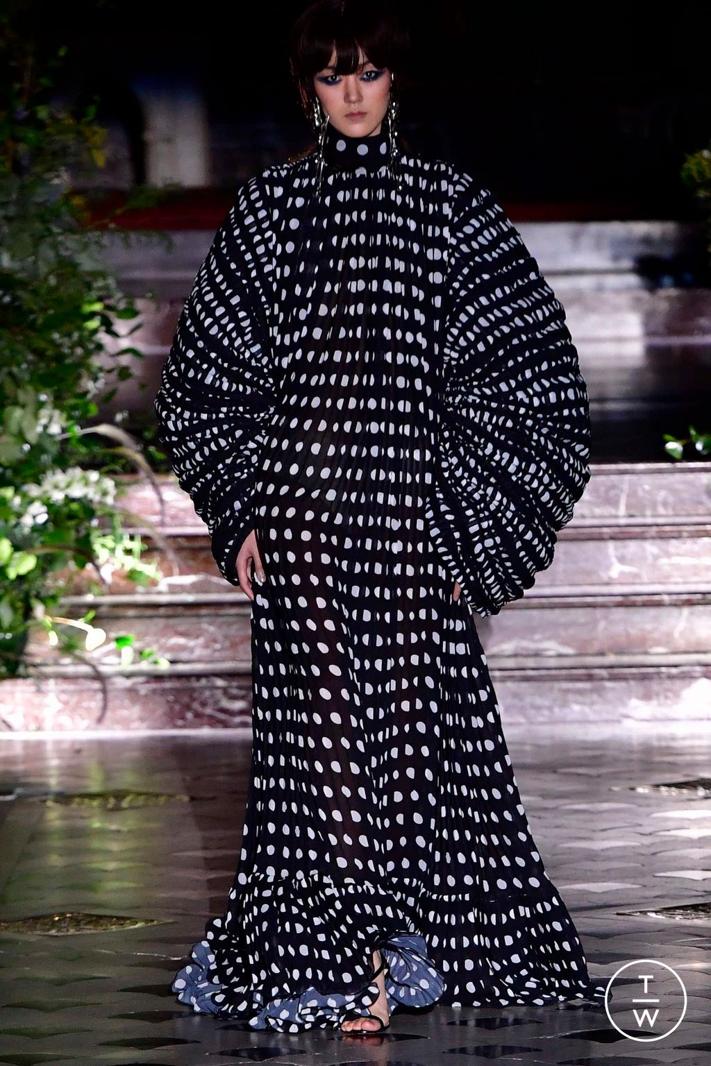 Fashion Week Paris Spring/Summer 2023 look 1 from the Juana Martin collection 高级定制