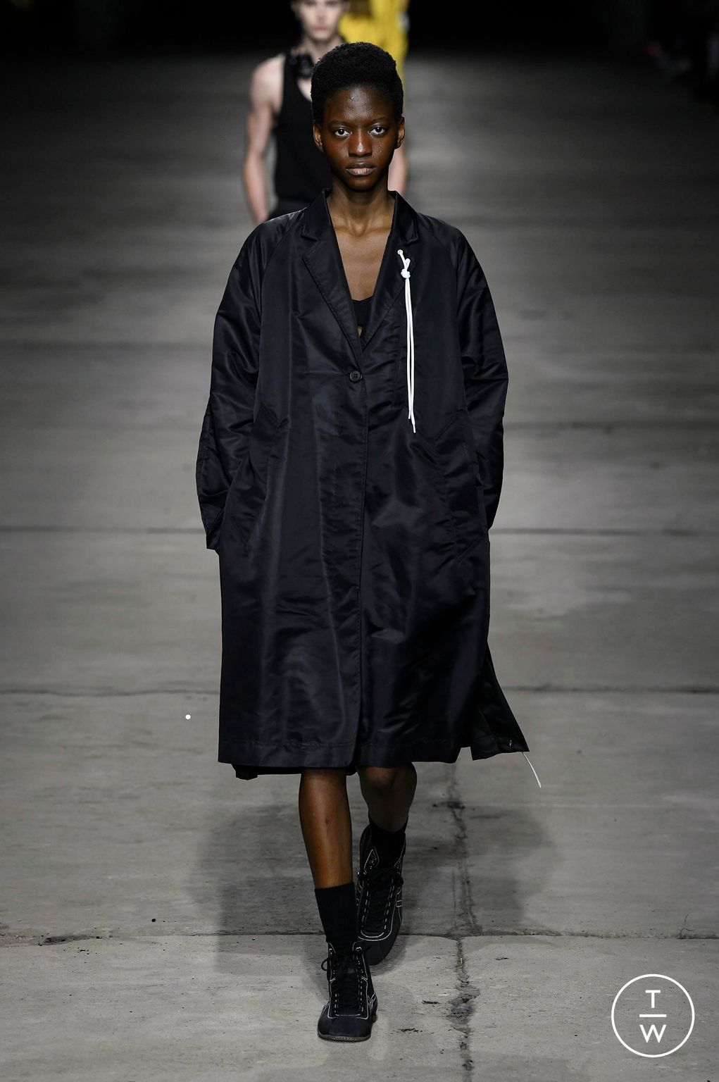 Fashion Week Milan Spring/Summer 2023 look 27 from the Onitsuka Tiger collection womenswear