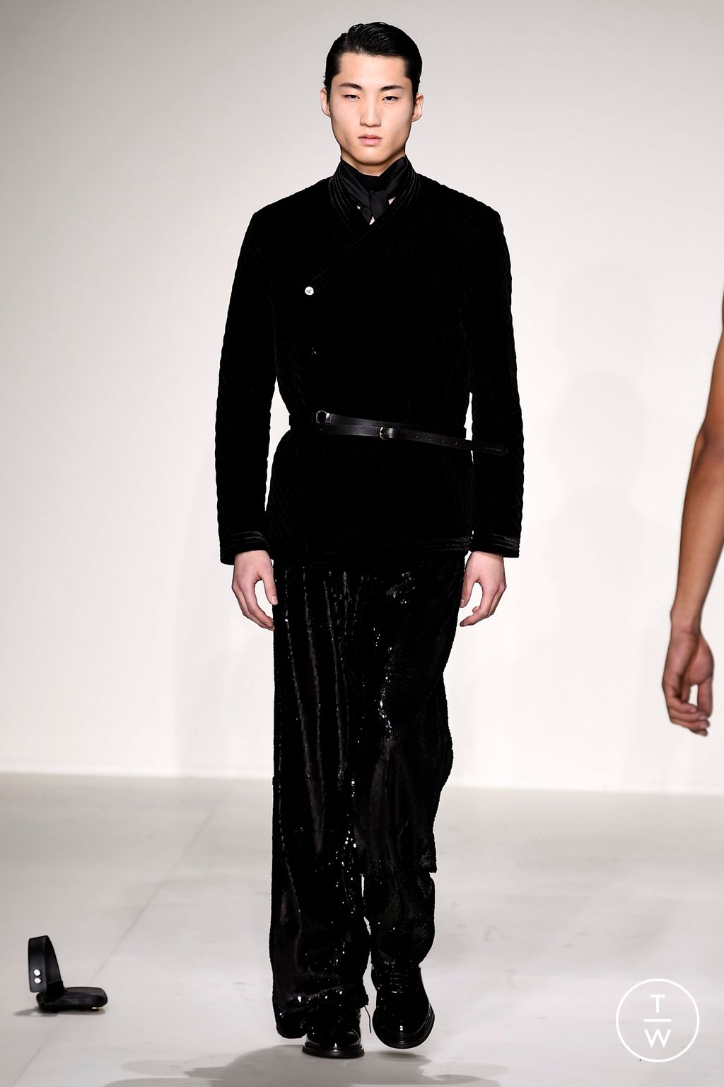 Fashion Week Milan Fall/Winter 2023 look 95 from the Emporio Armani collection 男装