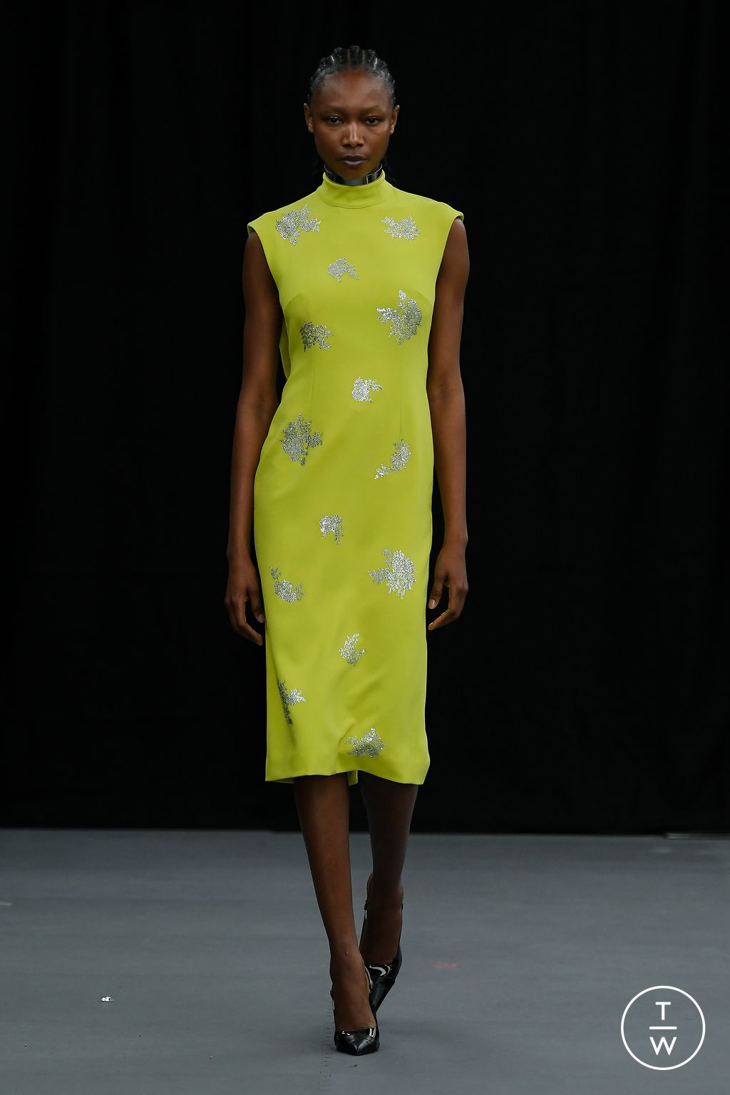 Fashion Week London Spring/Summer 2023 look 18 de la collection Huishan Zhang womenswear