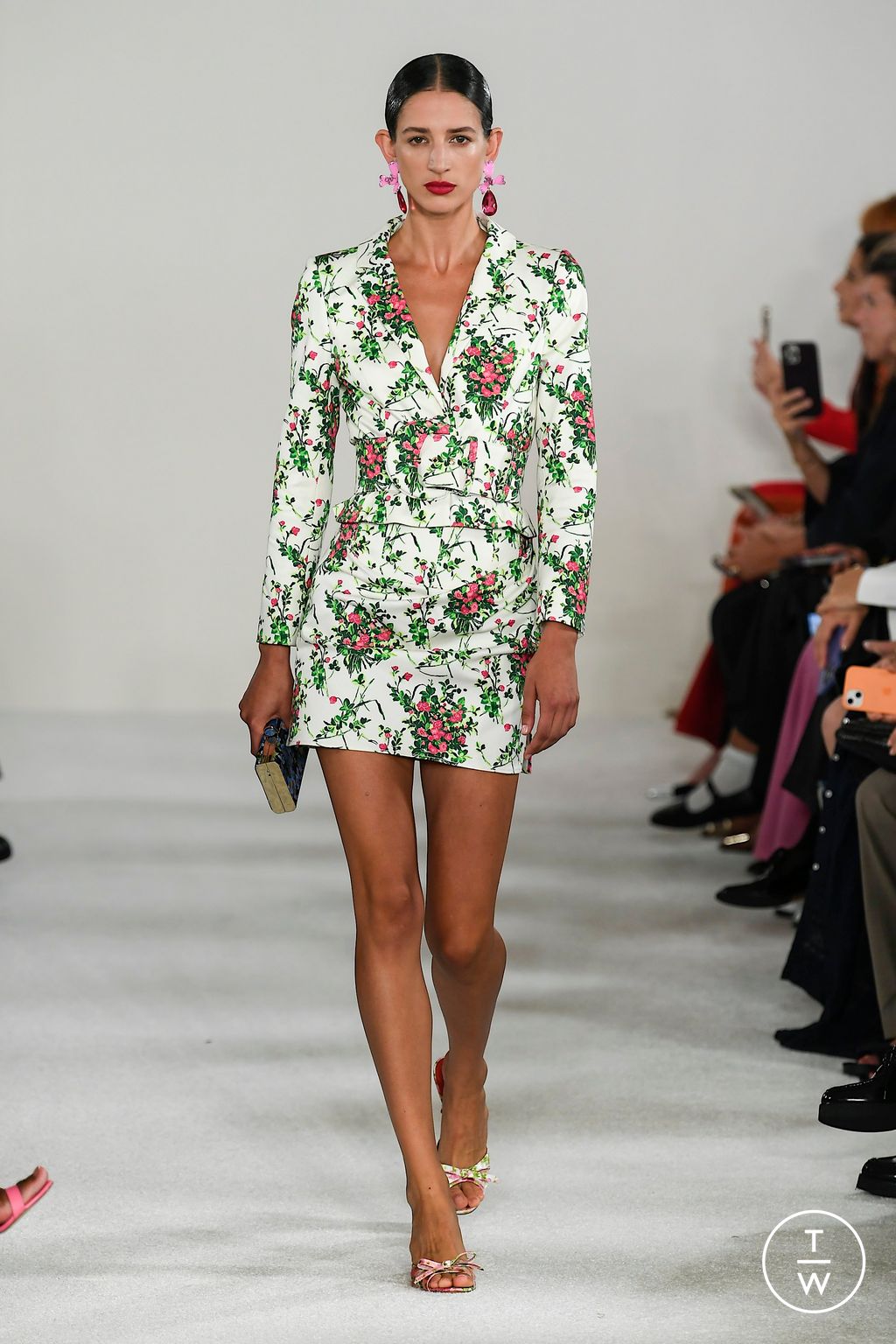 Fashion Week New York Spring/Summer 2023 look 13 de la collection Carolina Herrera womenswear