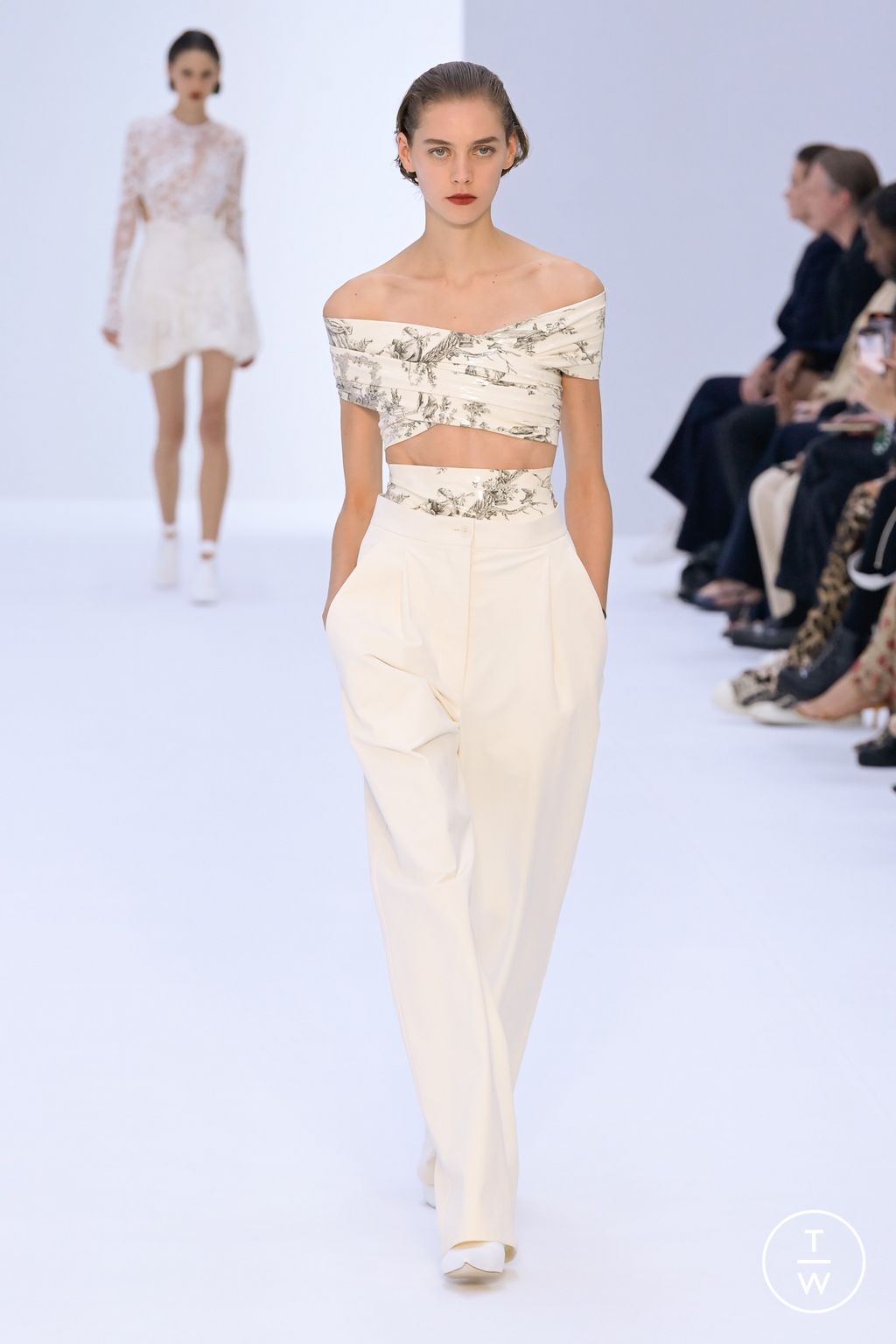Fashion Week Milan Spring/Summer 2023 look 20 from the Philosophy di Lorenzo Serafini collection 女装