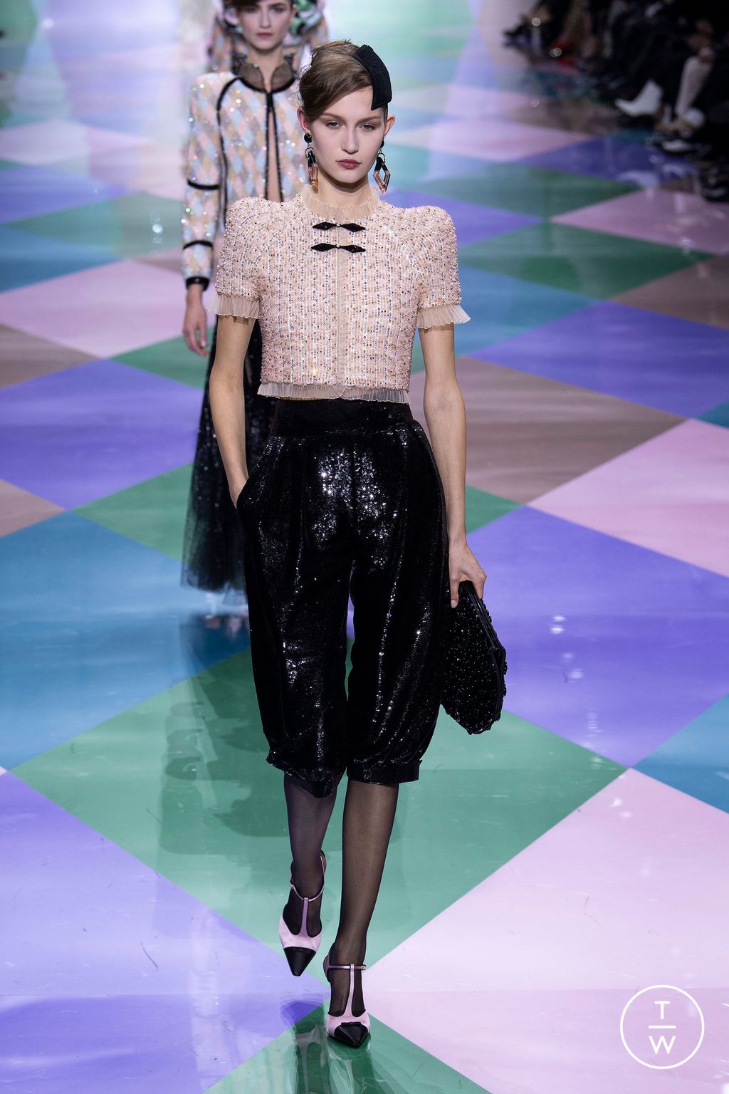 Fashion Week Paris Spring/Summer 2023 look 25 from the Giorgio Armani Privé collection 高级定制