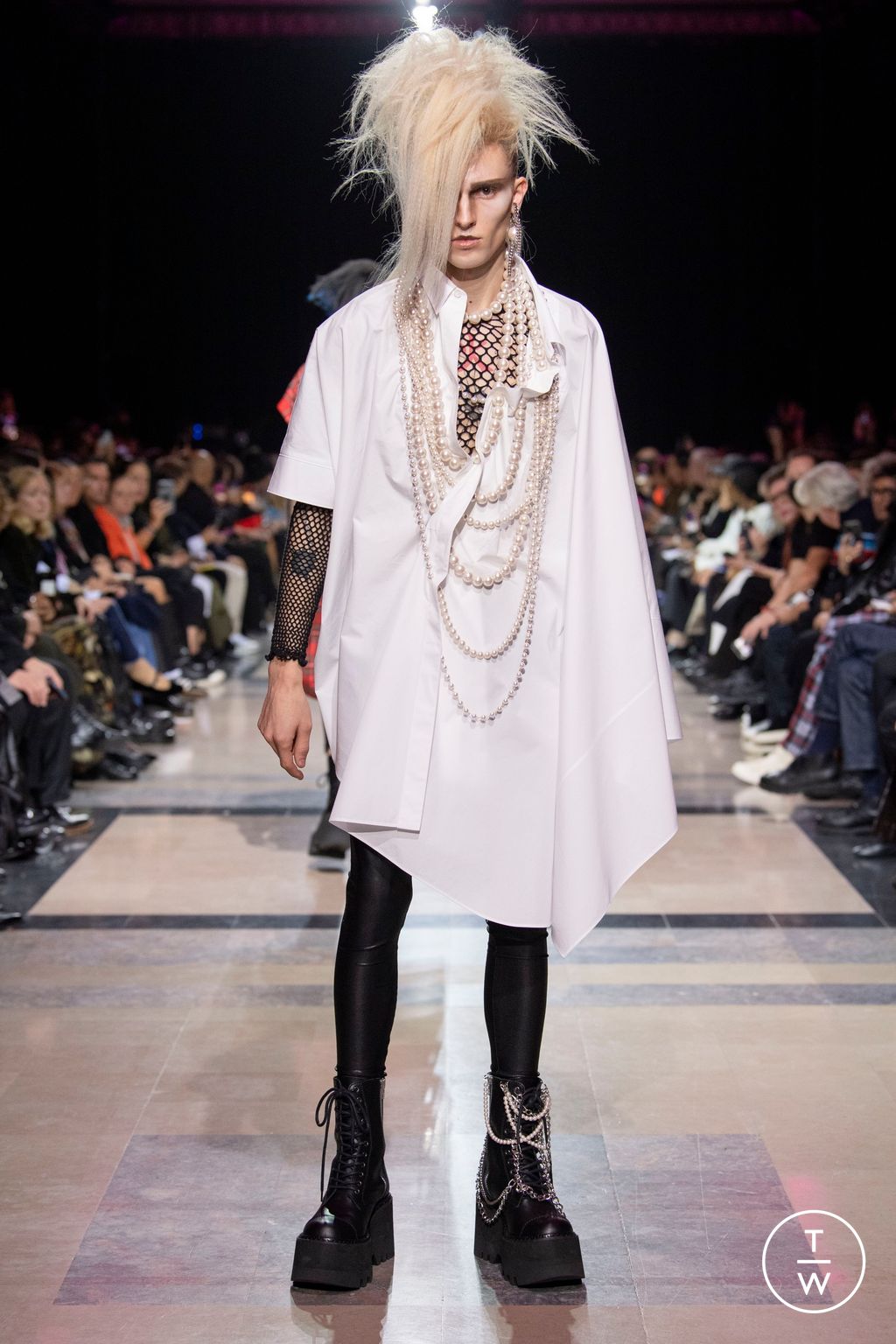 Fashion Week Paris Spring/Summer 2023 look 35 from the Junya Watanabe collection 女装