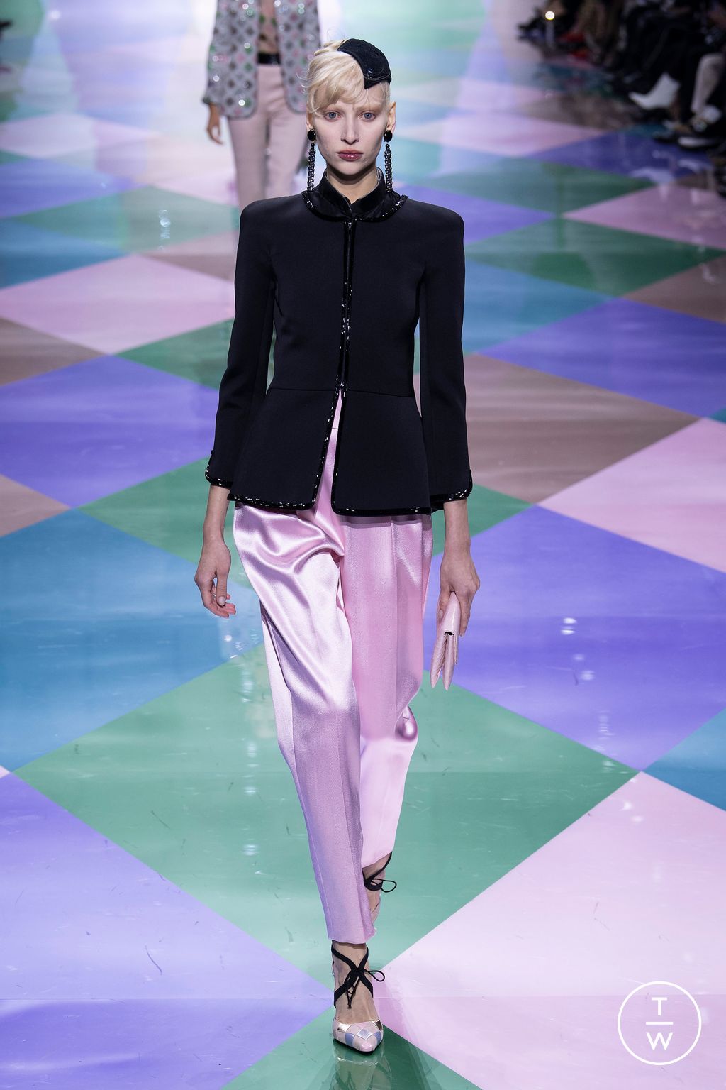 Fashion Week Paris Spring/Summer 2023 look 8 from the Giorgio Armani Privé collection 高级定制