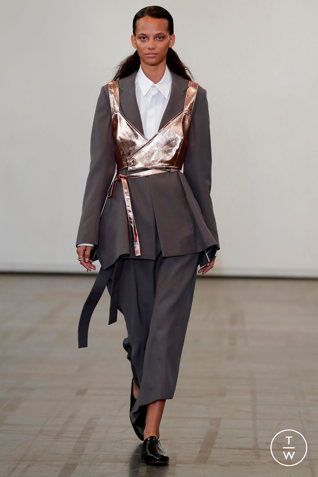 Fashion Week Paris Spring/Summer 2023 look 6 from the Ujoh collection womenswear