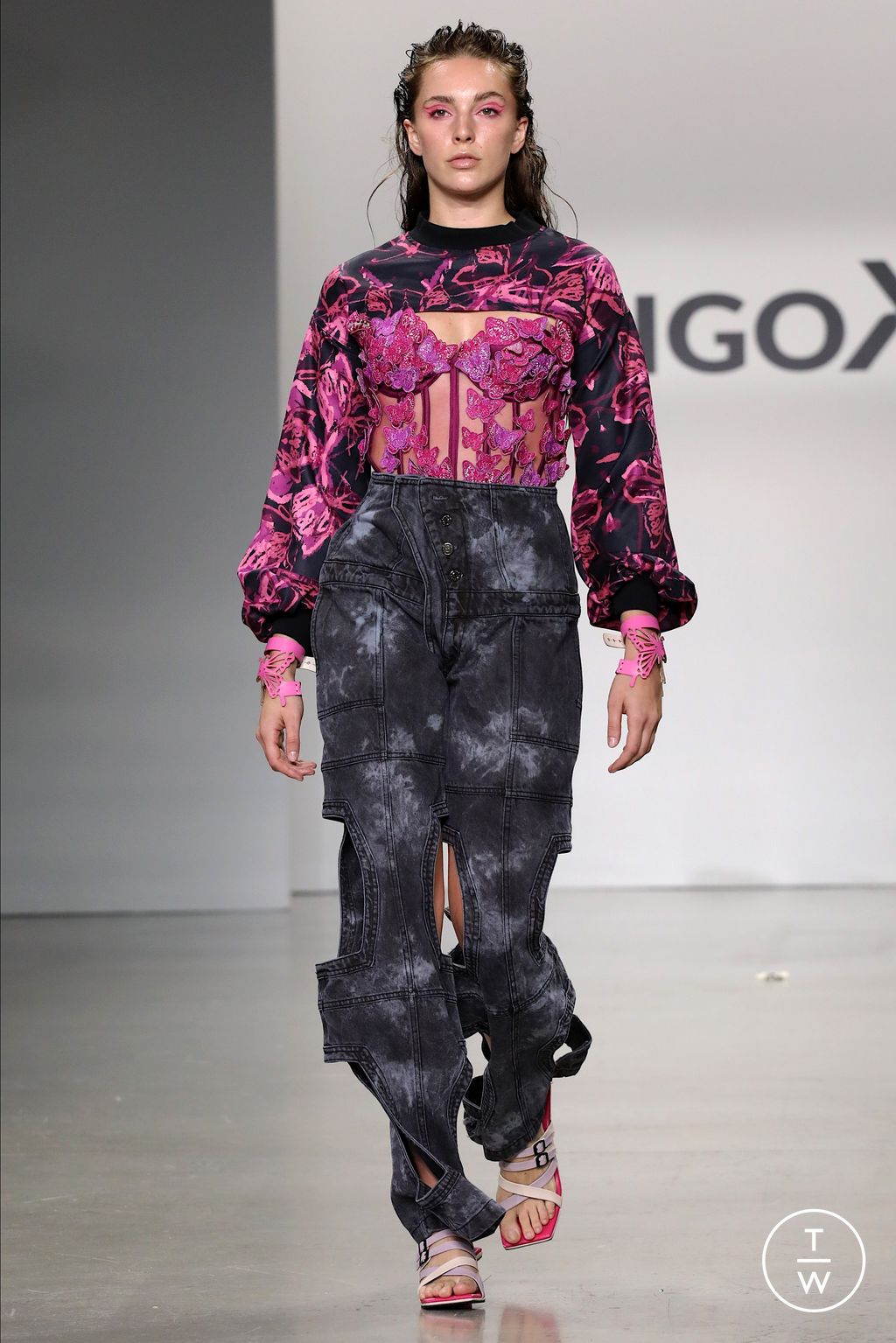 Fashion Week New York Spring/Summer 2023 look 48 from the Erigo collection 女装