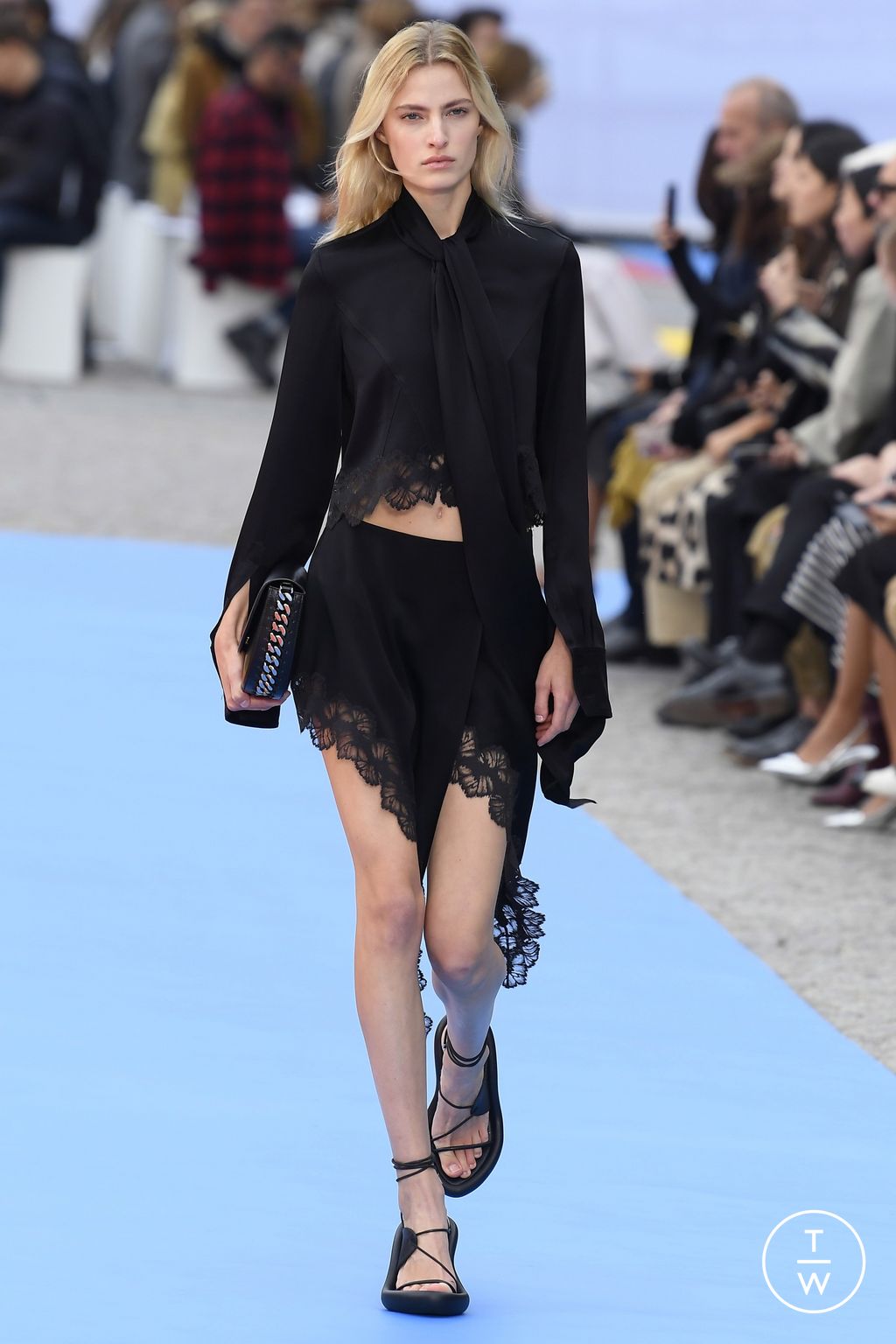Fashion Week Paris Spring/Summer 2023 look 15 de la collection Stella McCartney womenswear