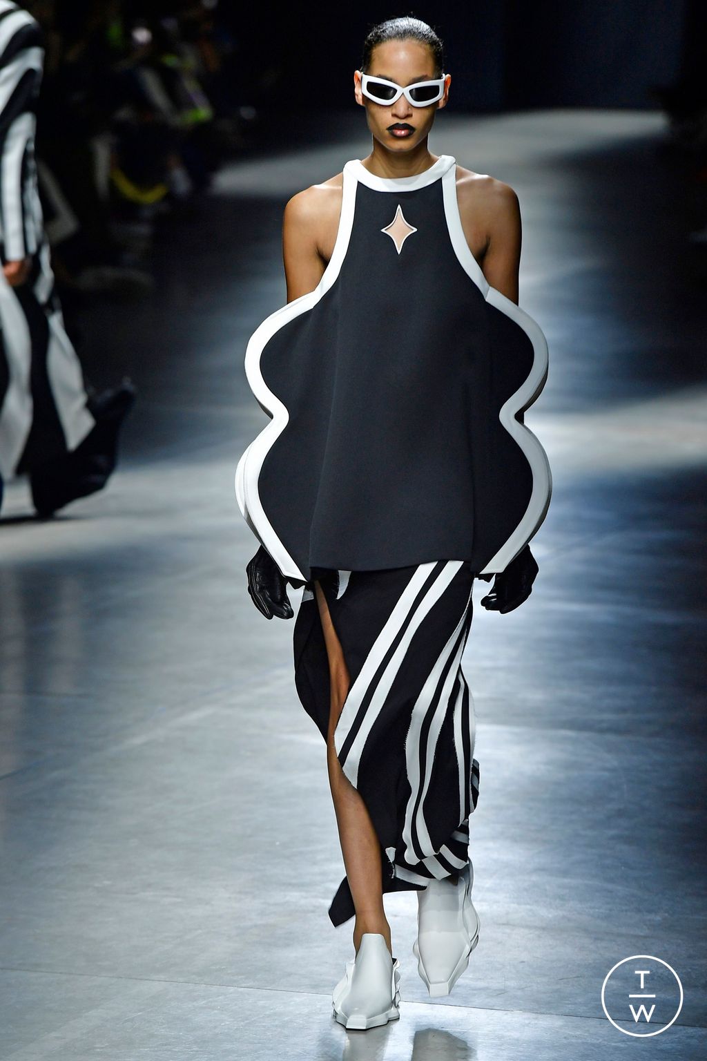 Fashion Week Milan Spring/Summer 2023 look 24 from the Annakiki collection 女装