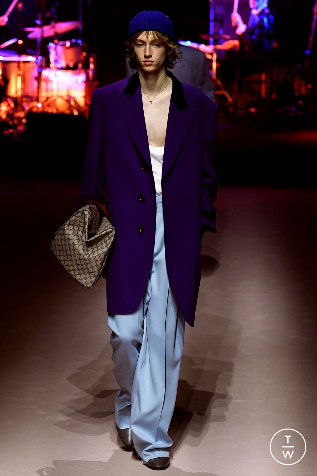 Fashion Week Milan Fall/Winter 2023 look 2 from the Gucci collection 男装