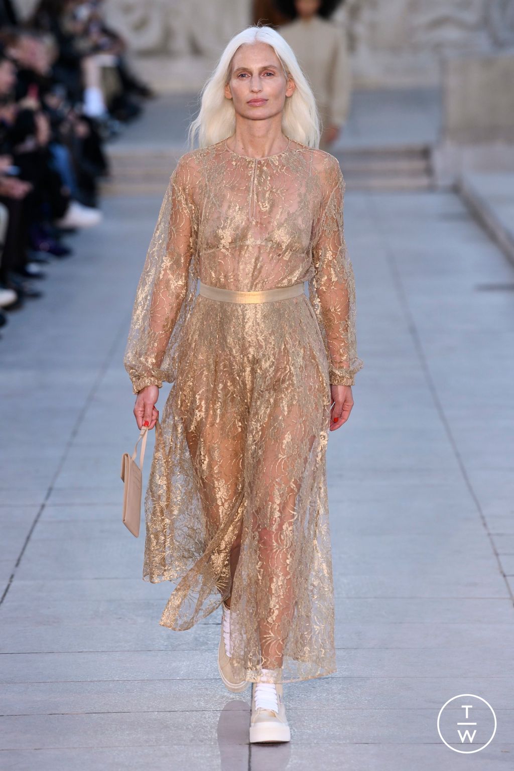 Fashion Week Paris Spring/Summer 2023 look 3 from the Akris collection 女装