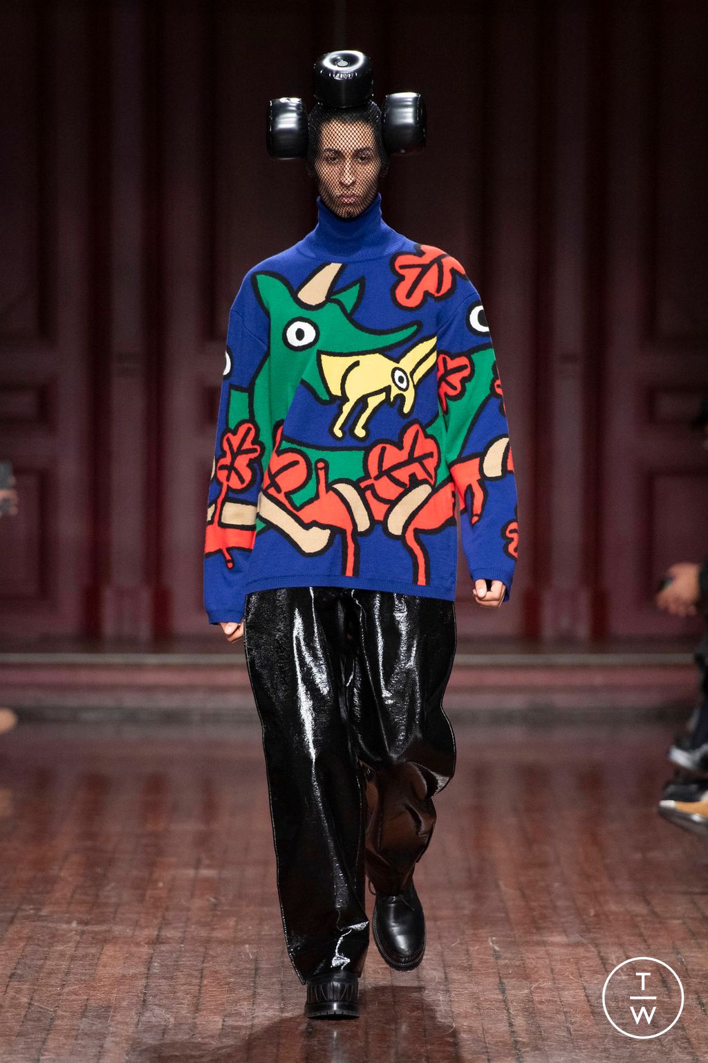 Fashion Week Paris Fall/Winter 2023 look 10 from the Walter Van Beirendonck collection menswear