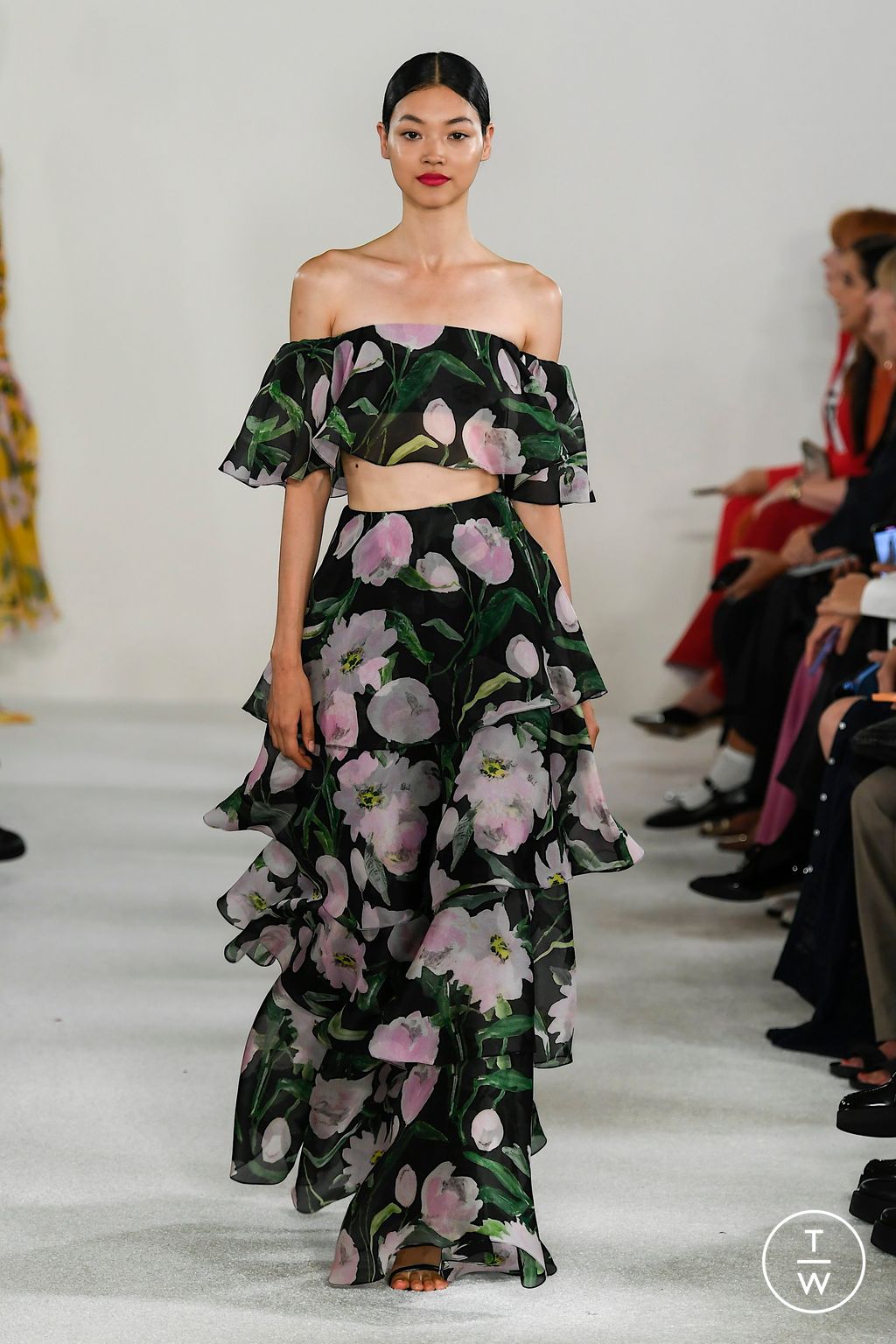 Fashion Week New York Spring/Summer 2023 look 51 from the Carolina Herrera collection 女装