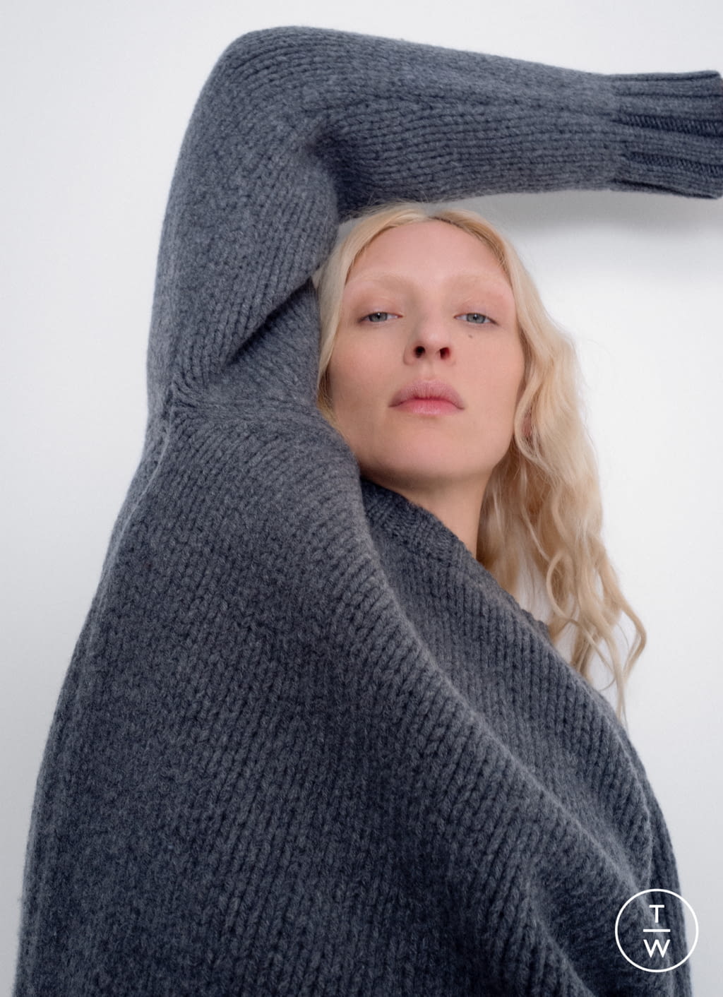 Fashion Week Paris Fall/Winter 2019 look 8 de la collection A.P.C. SUZANNE KOLLER INTERACTION #2 womenswear