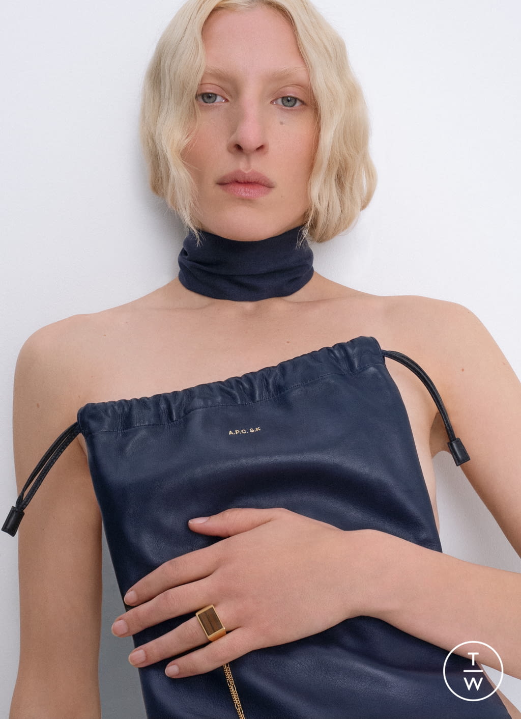 Fashion Week Paris Fall/Winter 2019 look 11 de la collection A.P.C. SUZANNE KOLLER INTERACTION #2 womenswear