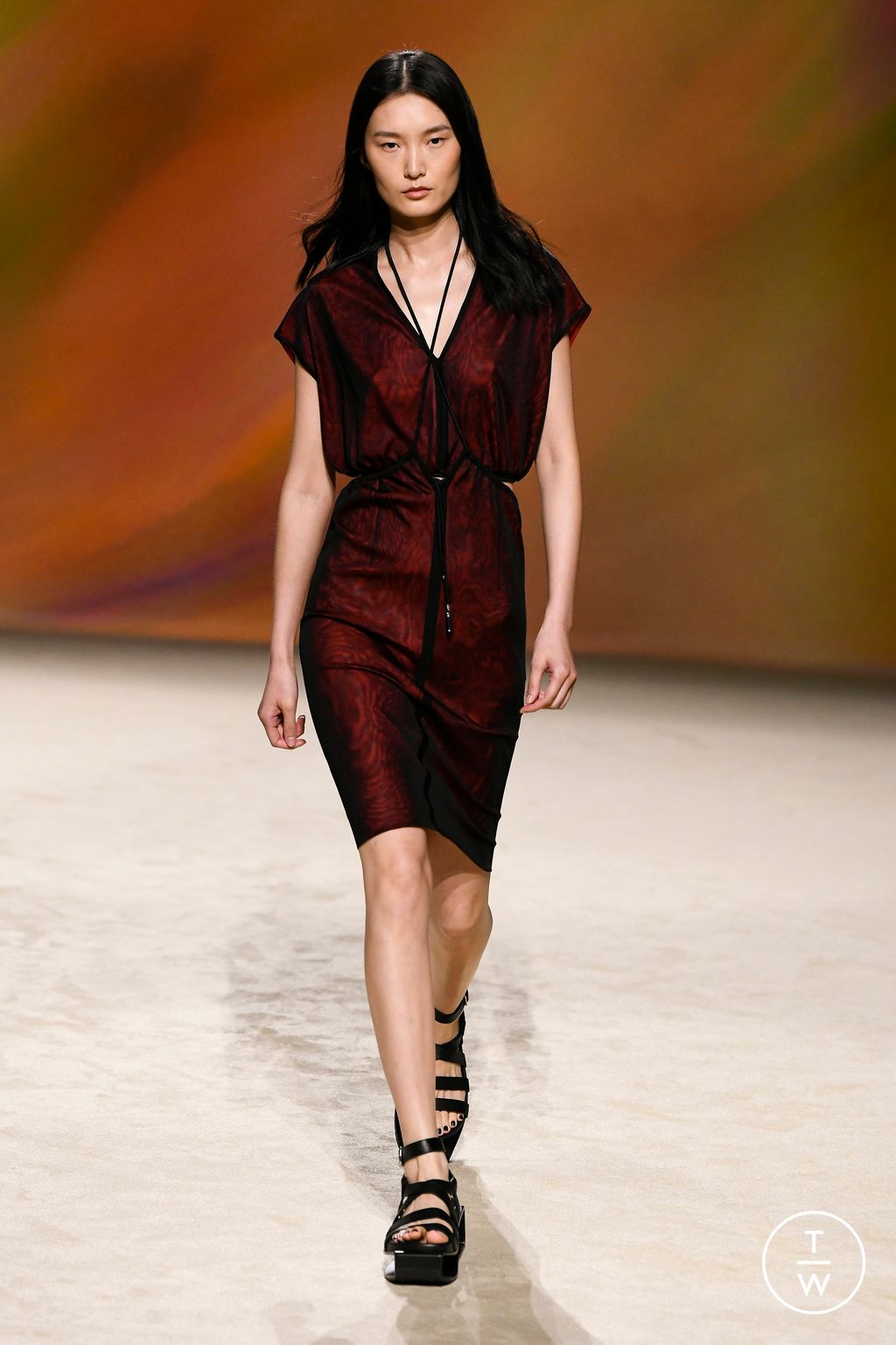 Fashion Week Paris Spring/Summer 2023 look 39 from the Hermès collection 女装