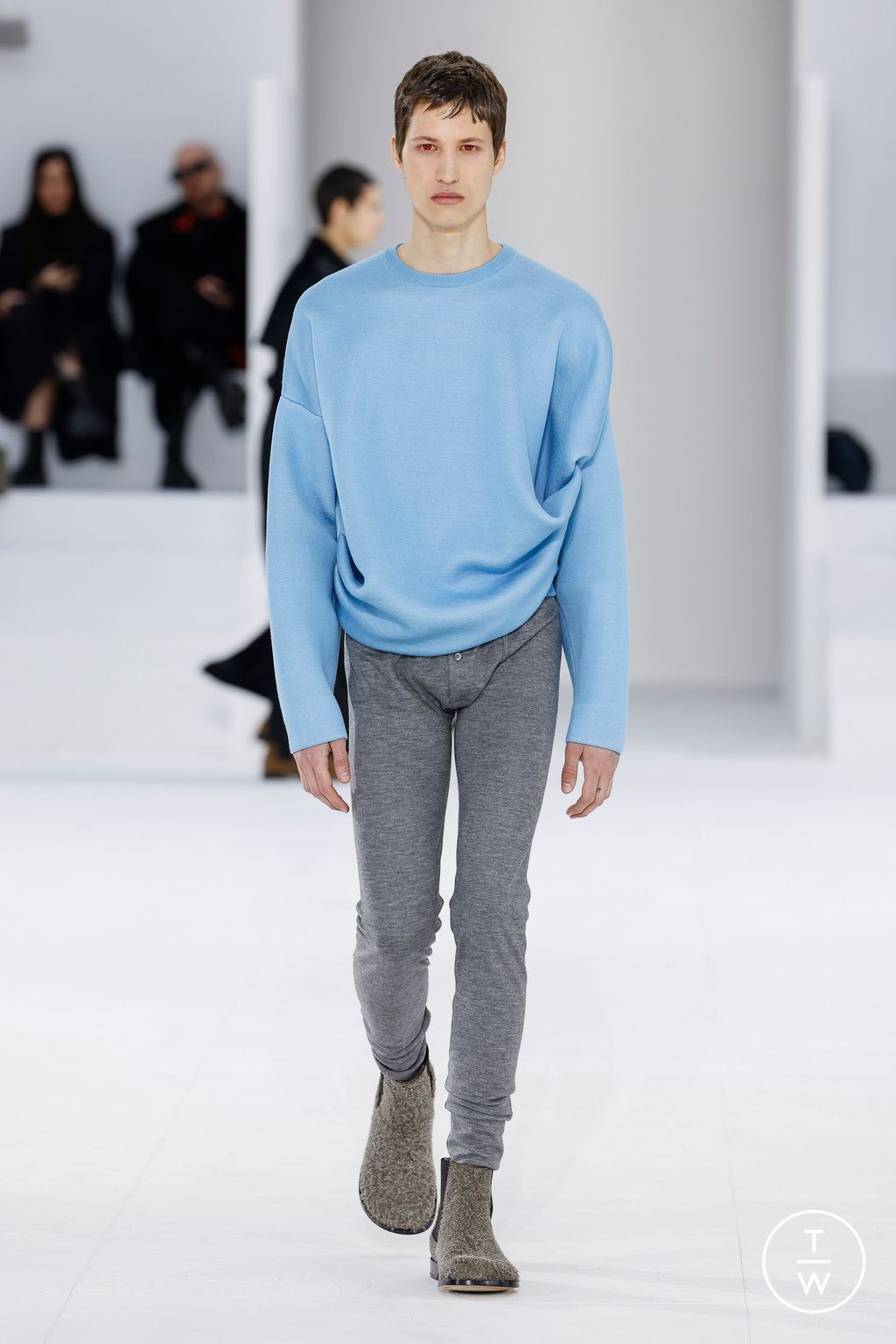 Fashion Week Paris Fall/Winter 2023 look 13 from the Loewe collection menswear