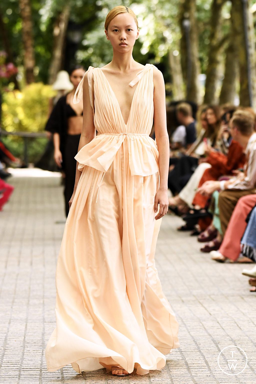 Fashion Week New York Spring/Summer 2023 look 6 de la collection Adam Lippes womenswear