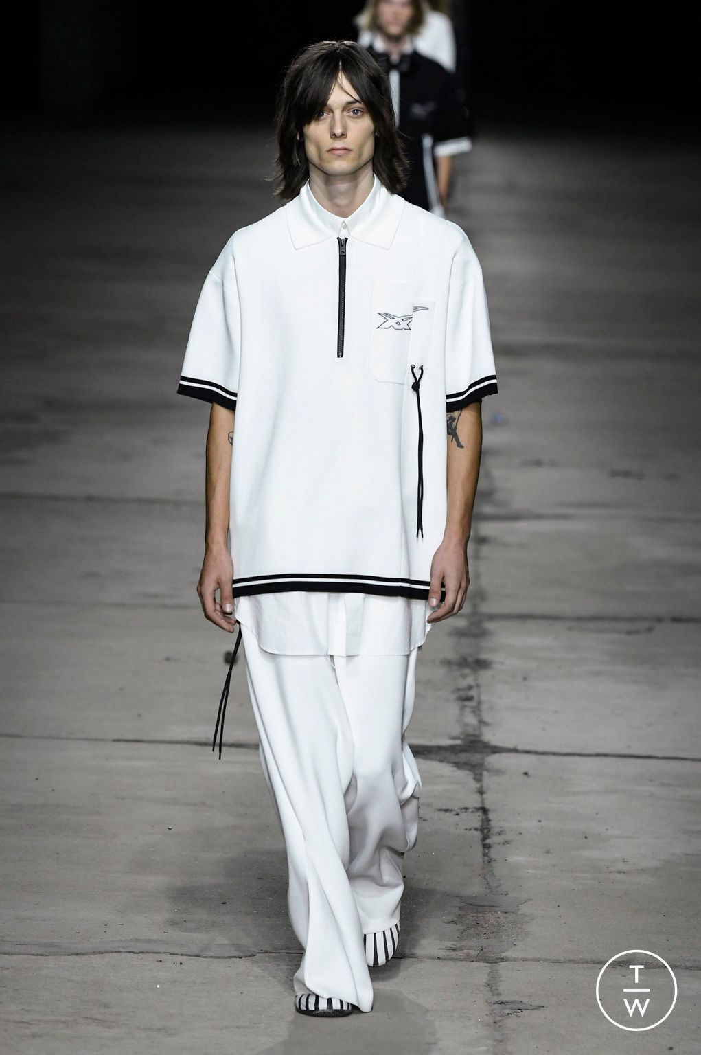Fashion Week Milan Spring/Summer 2023 look 18 from the Onitsuka Tiger collection 女装