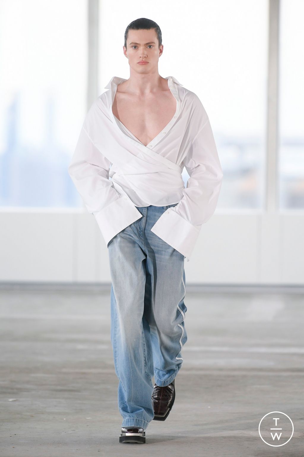 Fashion Week New York Spring/Summer 2023 look 15 from the Peter Do collection 女装
