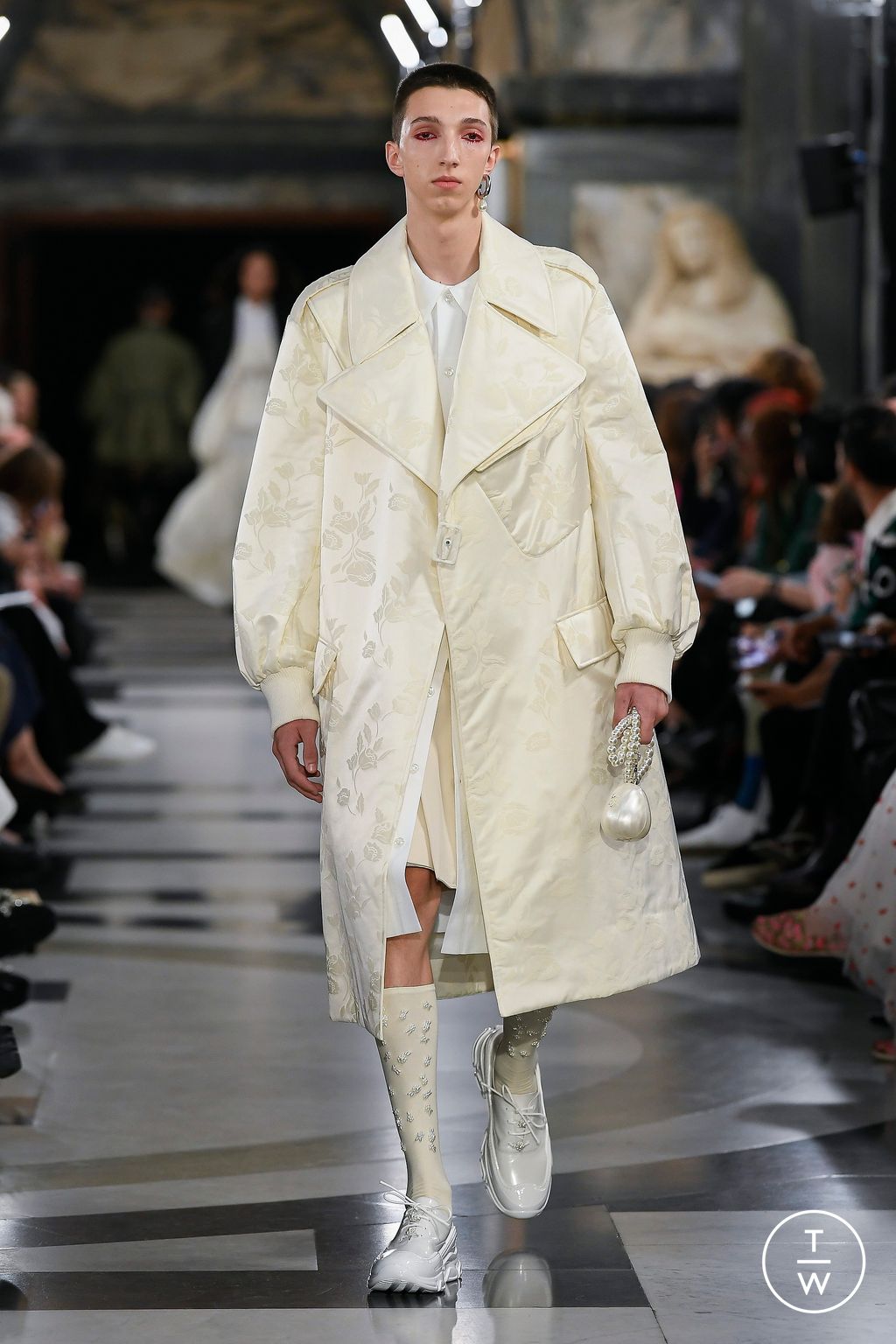 Fashion Week London Spring/Summer 2023 look 20 from the Simone Rocha collection 女装