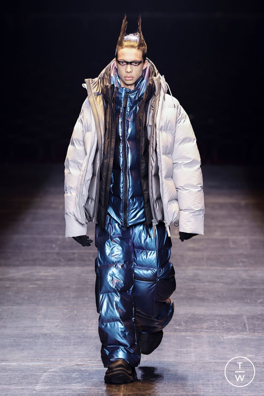 Fashion Week Paris Fall/Winter 2023 look 26 from the Rains collection menswear