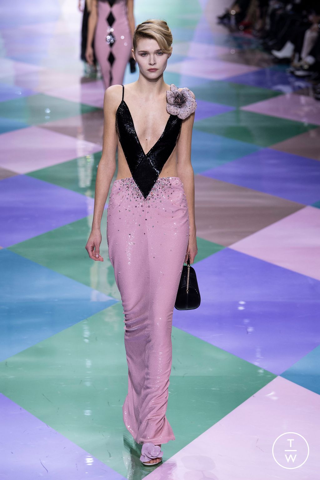 Fashion Week Paris Spring/Summer 2023 look 23 from the Giorgio Armani Privé collection 高级定制