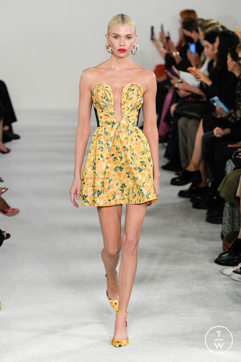 Fashion Week New York Spring/Summer 2023 look 5 de la collection Carolina Herrera womenswear