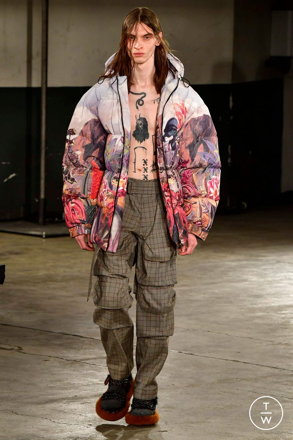 Fashion Week Paris Fall/Winter 2023 look 47 from the Dries Van Noten collection 男装