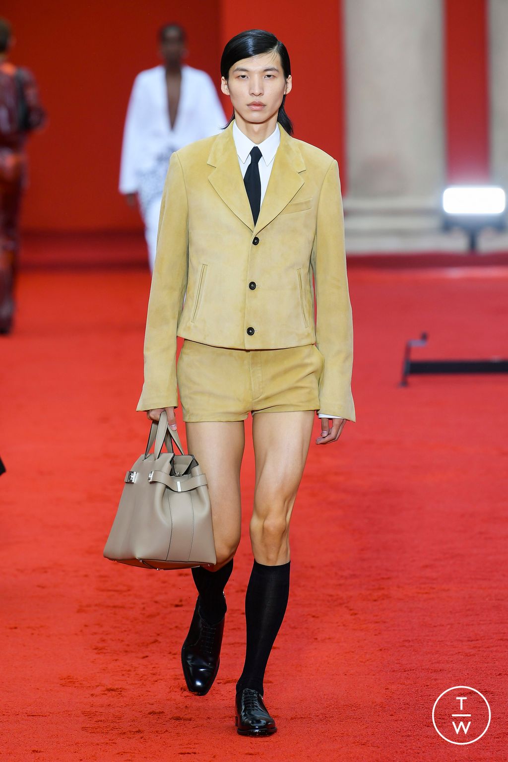 Fashion Week Milan Spring/Summer 2023 look 27 from the Ferragamo collection 女装