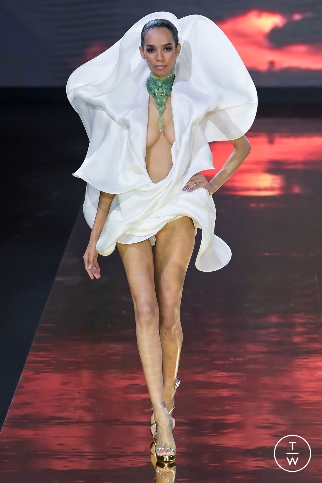 Fashion Week Paris Spring/Summer 2023 look 11 de la collection Stéphane Rolland couture
