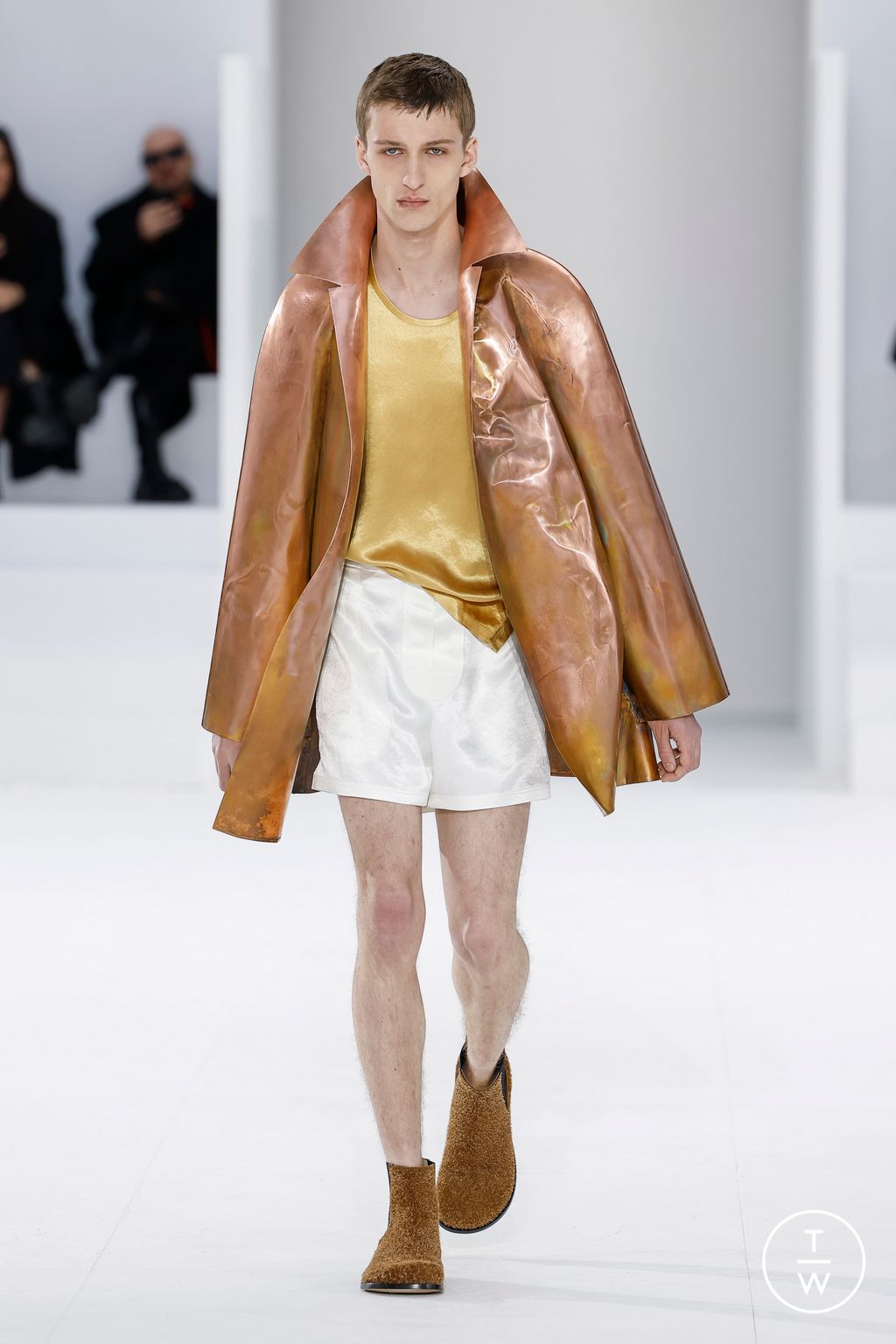 Fashion Week Paris Fall/Winter 2023 look 6 de la collection Loewe menswear