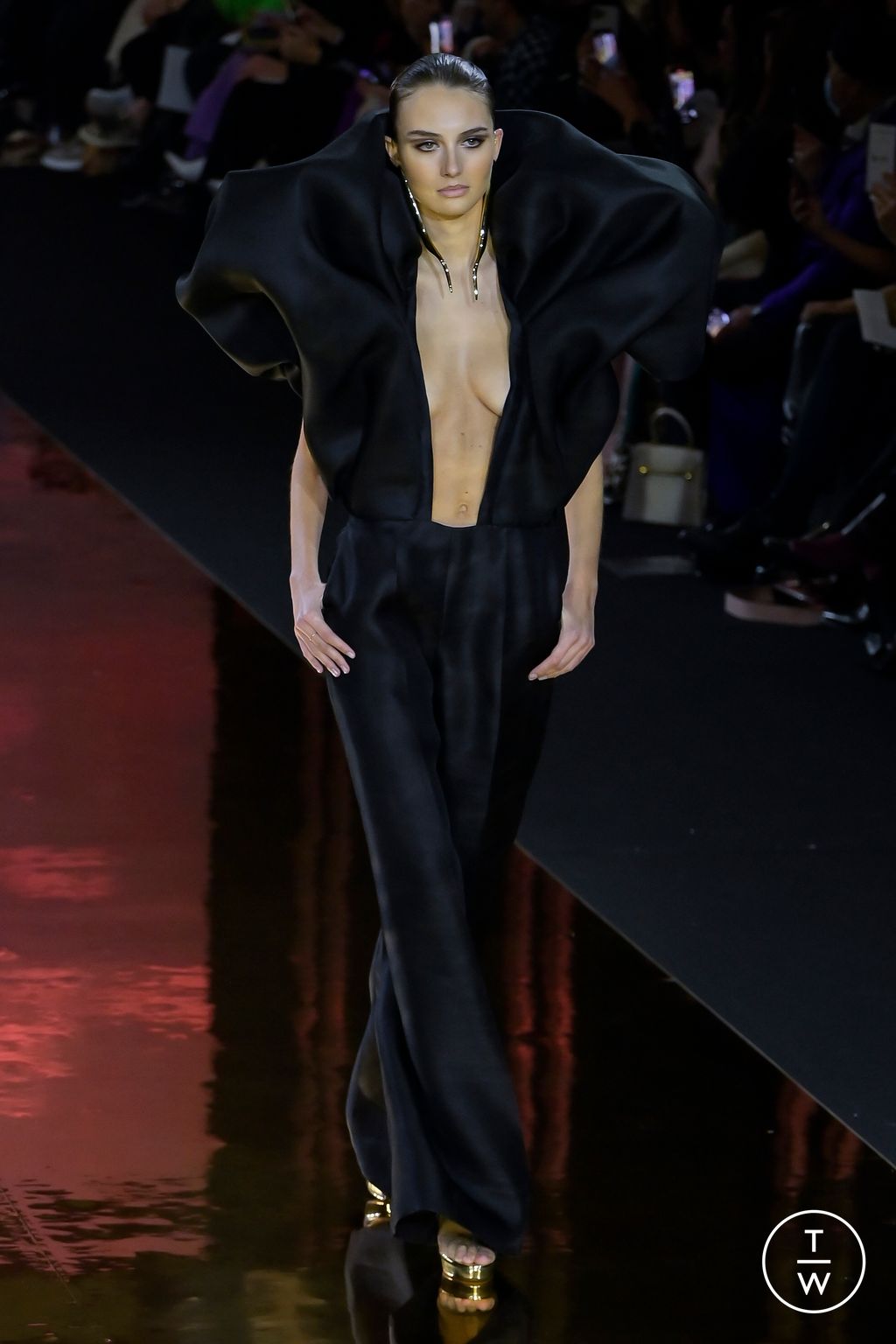 Fashion Week Paris Spring/Summer 2023 look 8 from the Stéphane Rolland collection couture