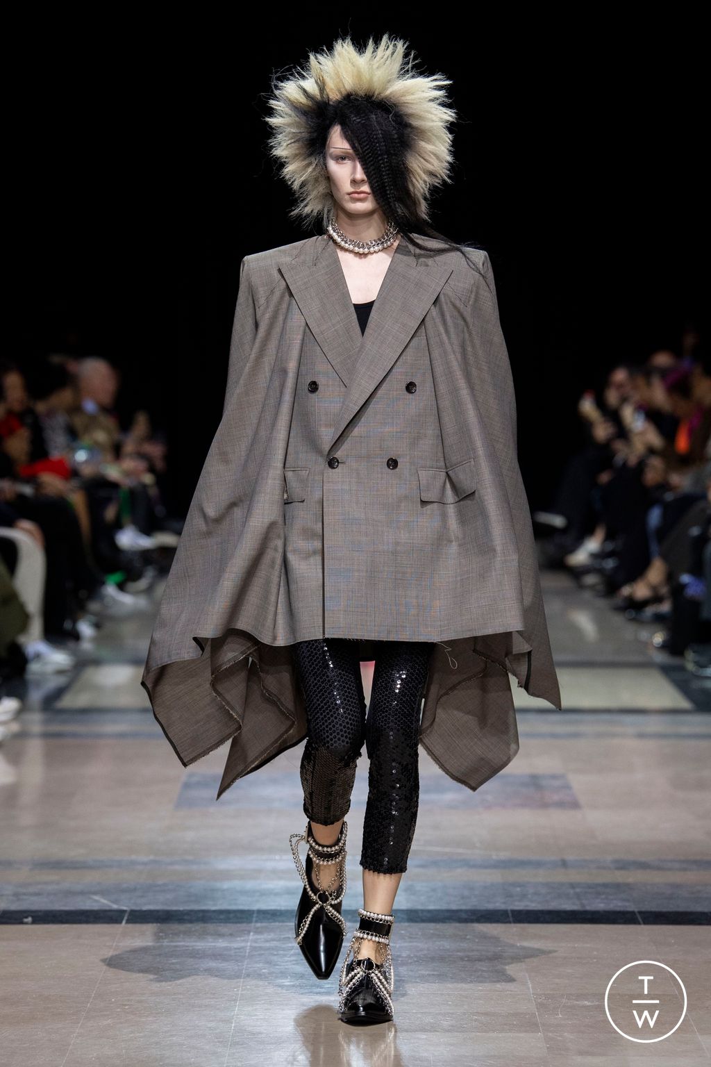 Fashion Week Paris Spring/Summer 2023 look 8 de la collection Junya Watanabe womenswear
