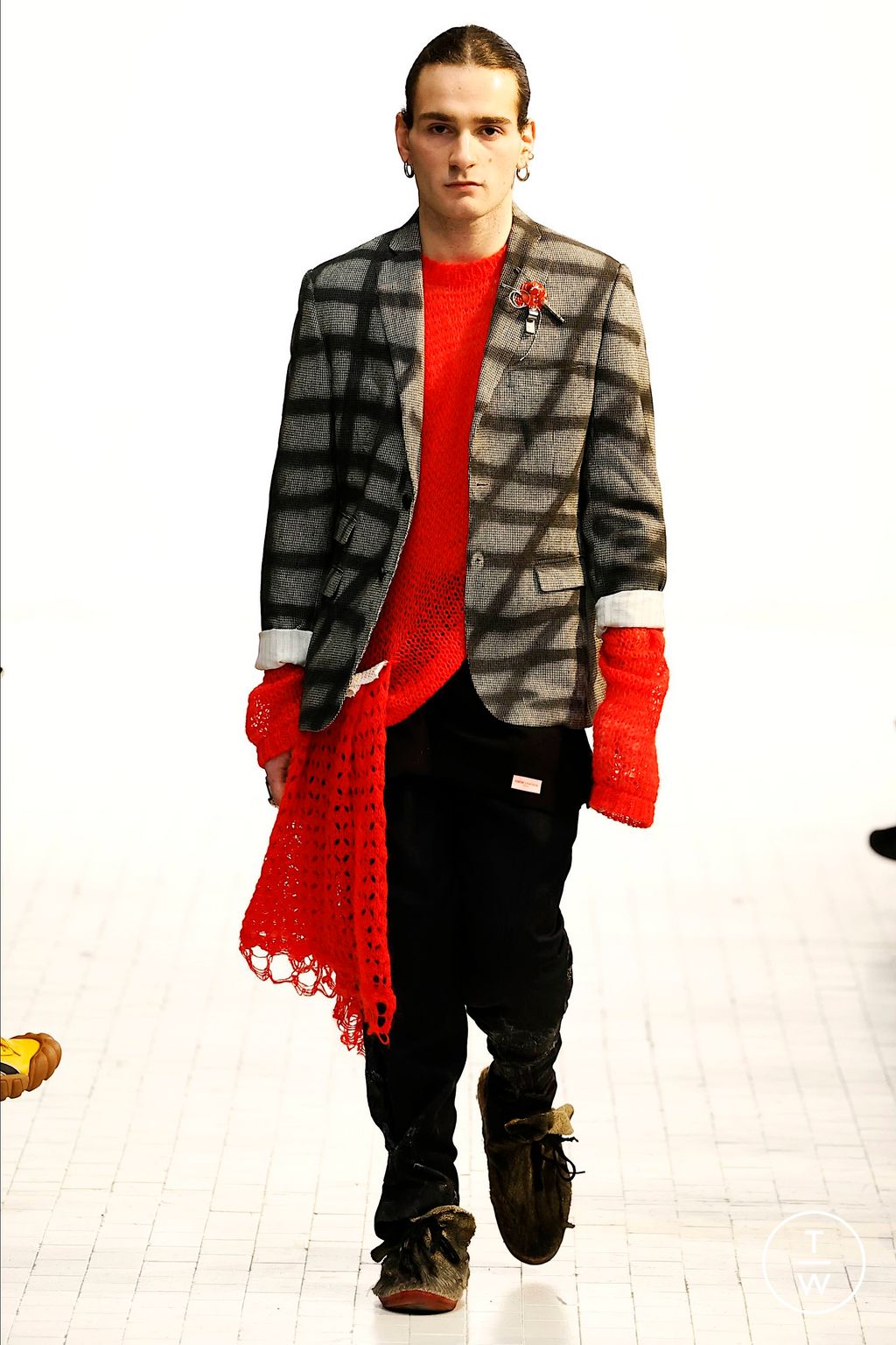 Fashion Week Milan Fall/Winter 2023 look 32 from the Simon Cracker collection menswear