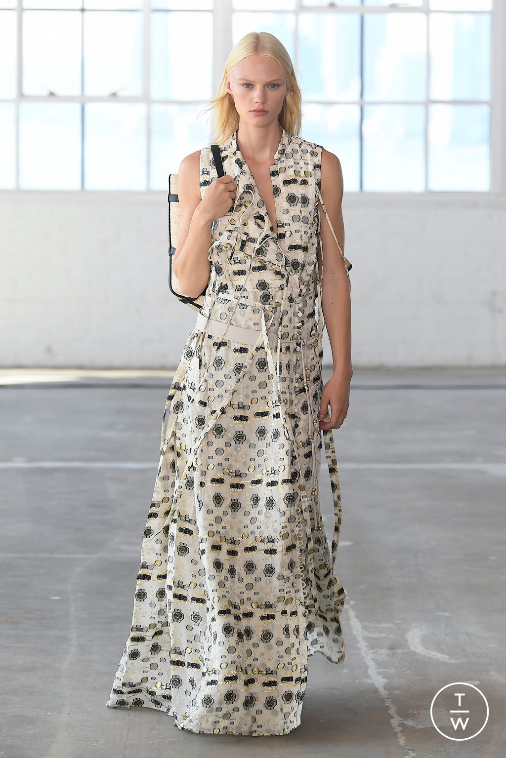 Fashion Week New York Spring/Summer 2023 look 32 from the Altuzarra collection 女装