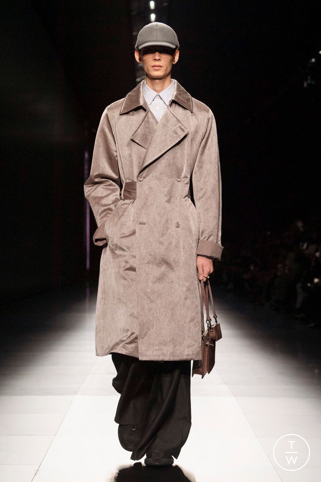 Fashion Week Paris Fall/Winter 2023 look 36 from the Dior Men collection menswear