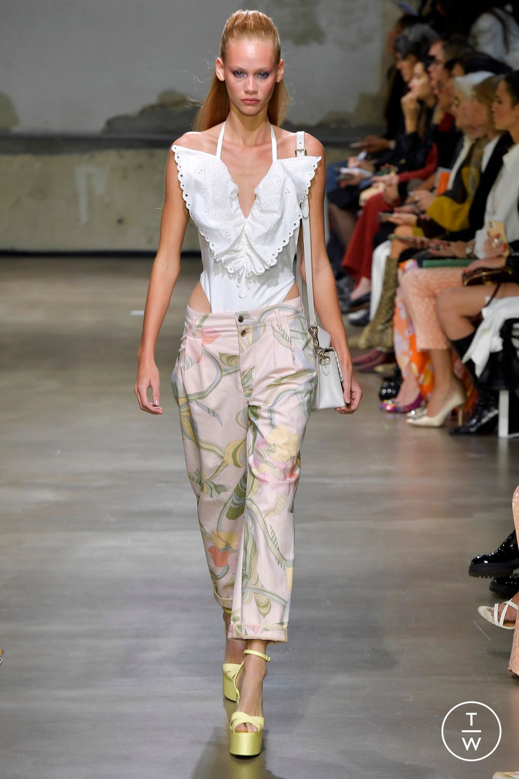 Fashion Week Paris Spring/Summer 2023 look 17 from the Leonard Paris collection 女装