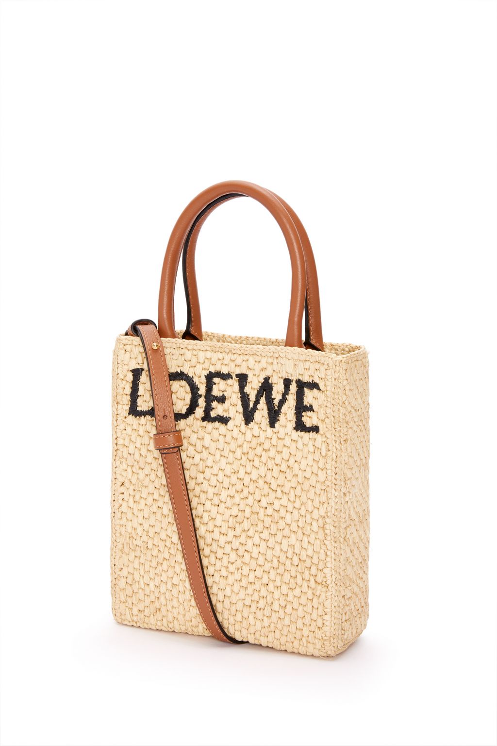 Fashion Week Paris Spring/Summer 2023 look 4 from the Loewe collection womenswear accessories