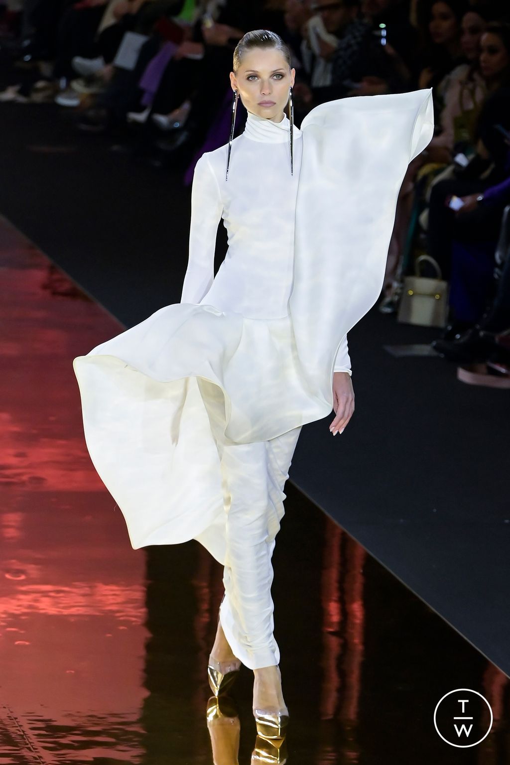 Fashion Week Paris Spring/Summer 2023 look 12 de la collection Stephane Rolland couture