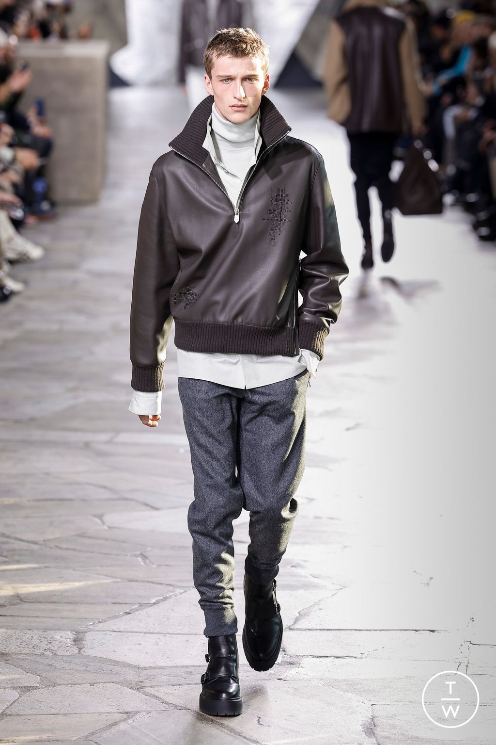 Fashion Week Paris Fall/Winter 2023 look 29 from the Hermès collection menswear