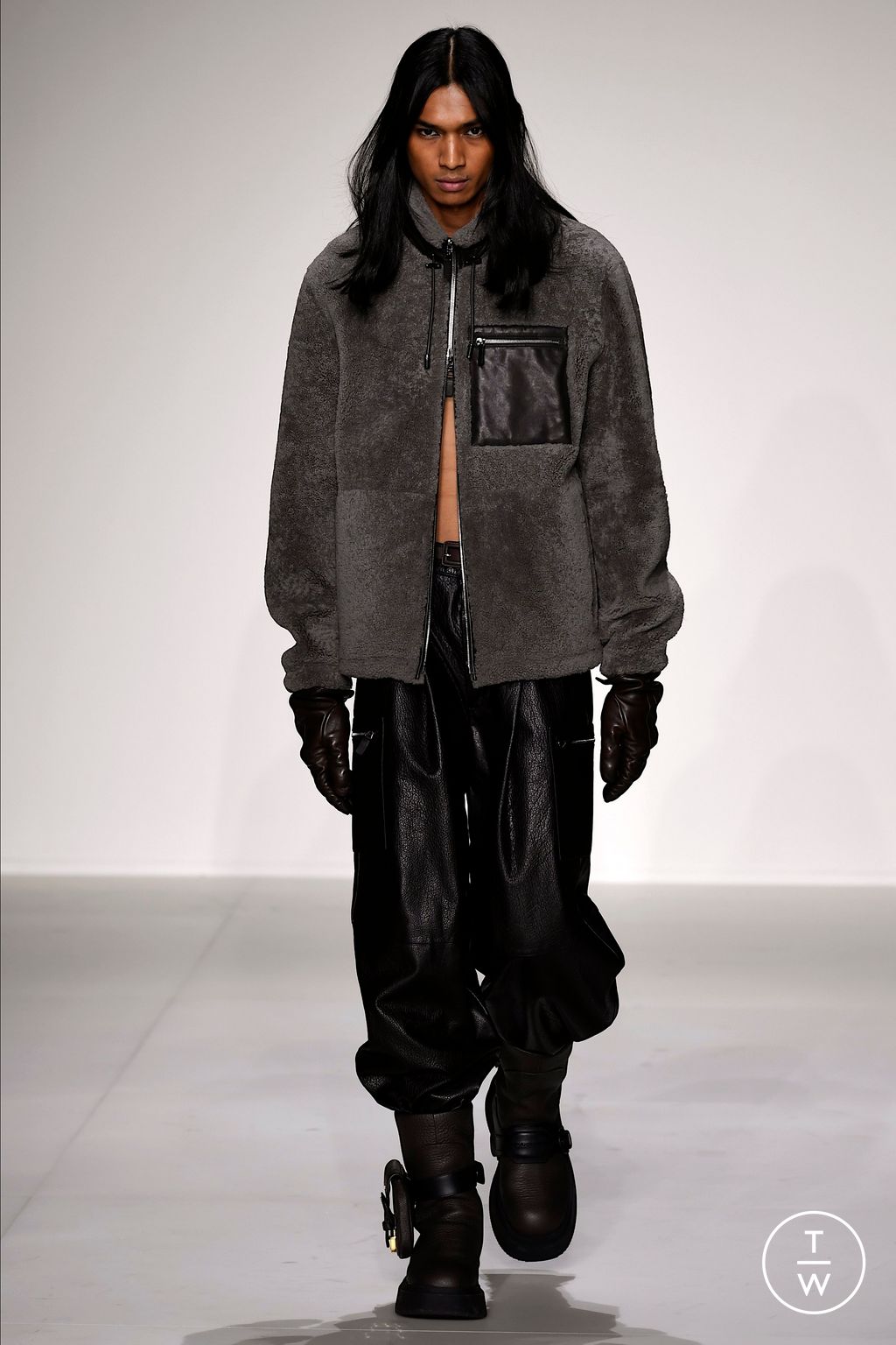 Fashion Week Milan Fall/Winter 2023 look 20 from the Emporio Armani collection 男装