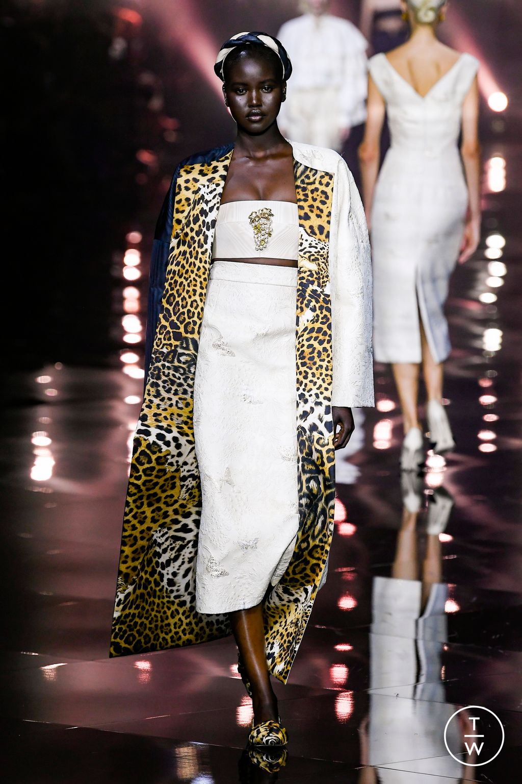 Fashion Week Milan Spring/Summer 2023 look 2 de la collection Roberto Cavalli womenswear